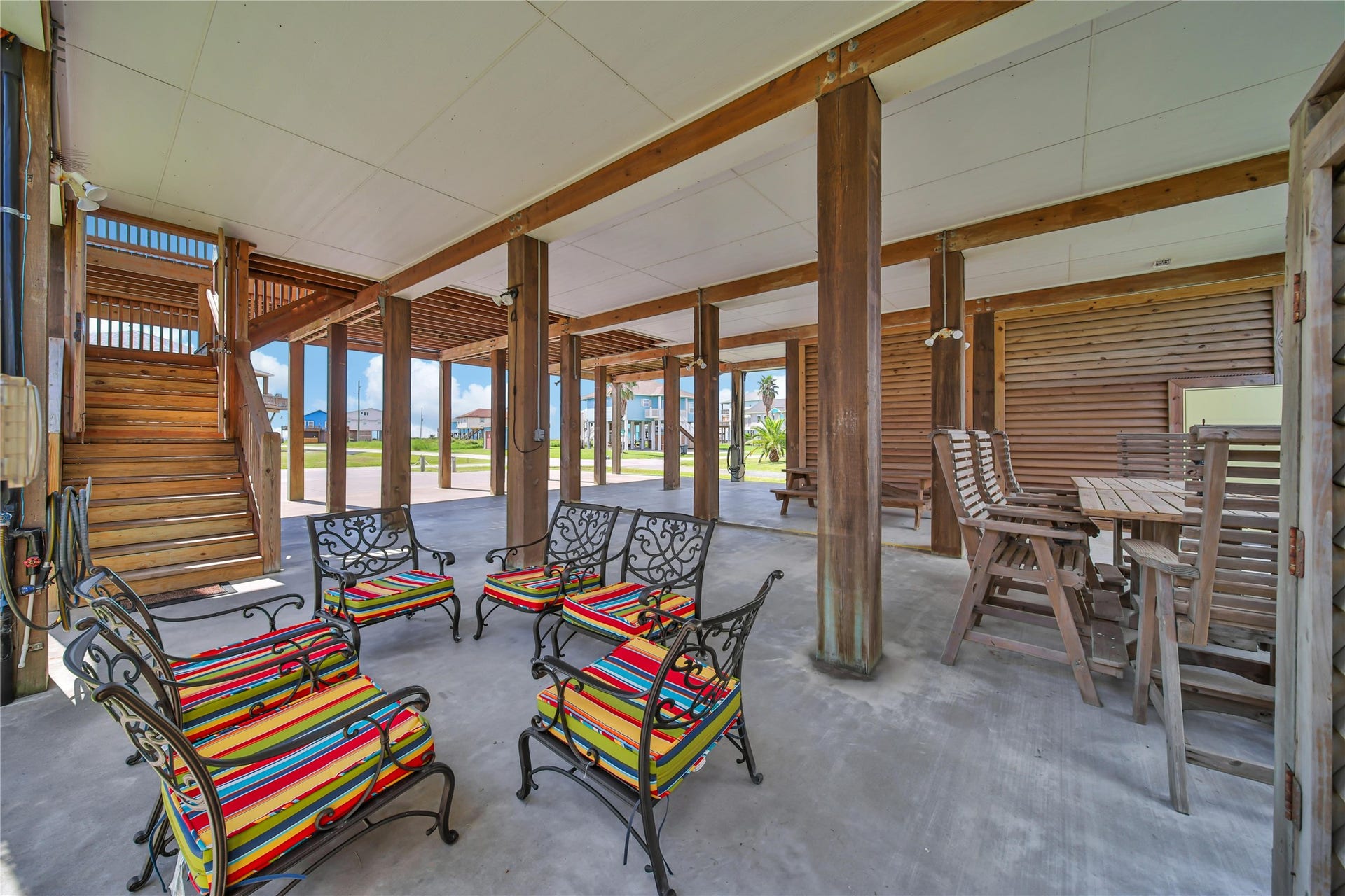 2019 Vista Dr Drive, Crystal Beach, TX 77650 Great space for entertaining