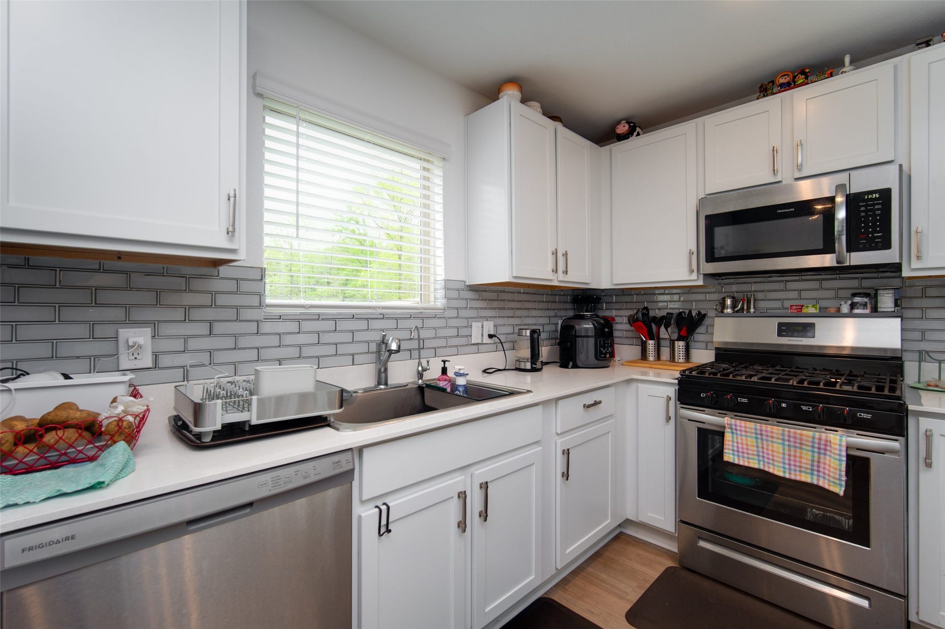 19583 Manduca Drive, New Caney, TX 77357 19583 Manduca Drive, New Caney, TX 77357