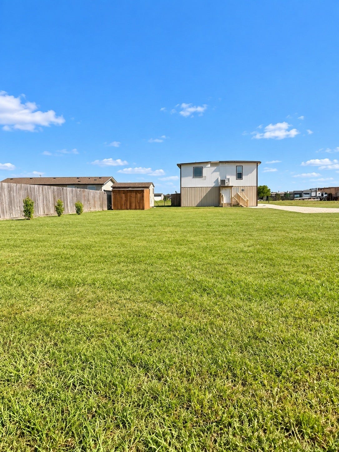 9102 Fresno Avenue, Alvin, TX 77511