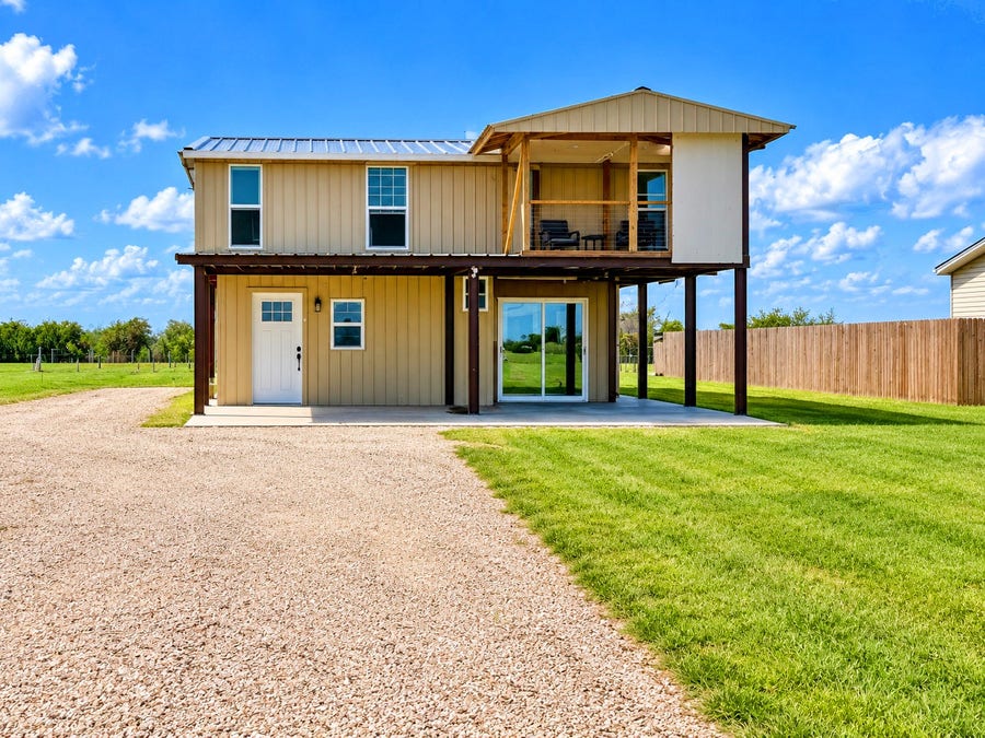 Property photo for 9102 Fresno Avenue, Alvin, TX