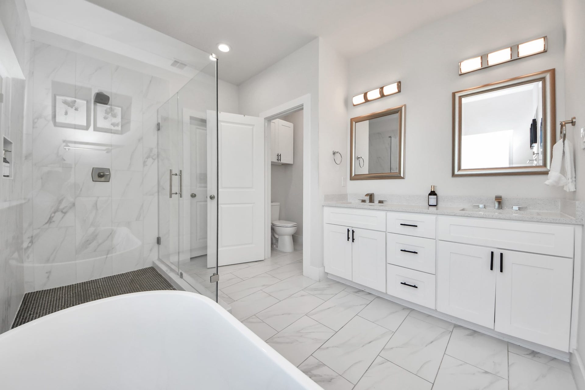 8419 Woodward Street, Houston, TX 77051 8419 Woodward Street, Houston, TX 77051