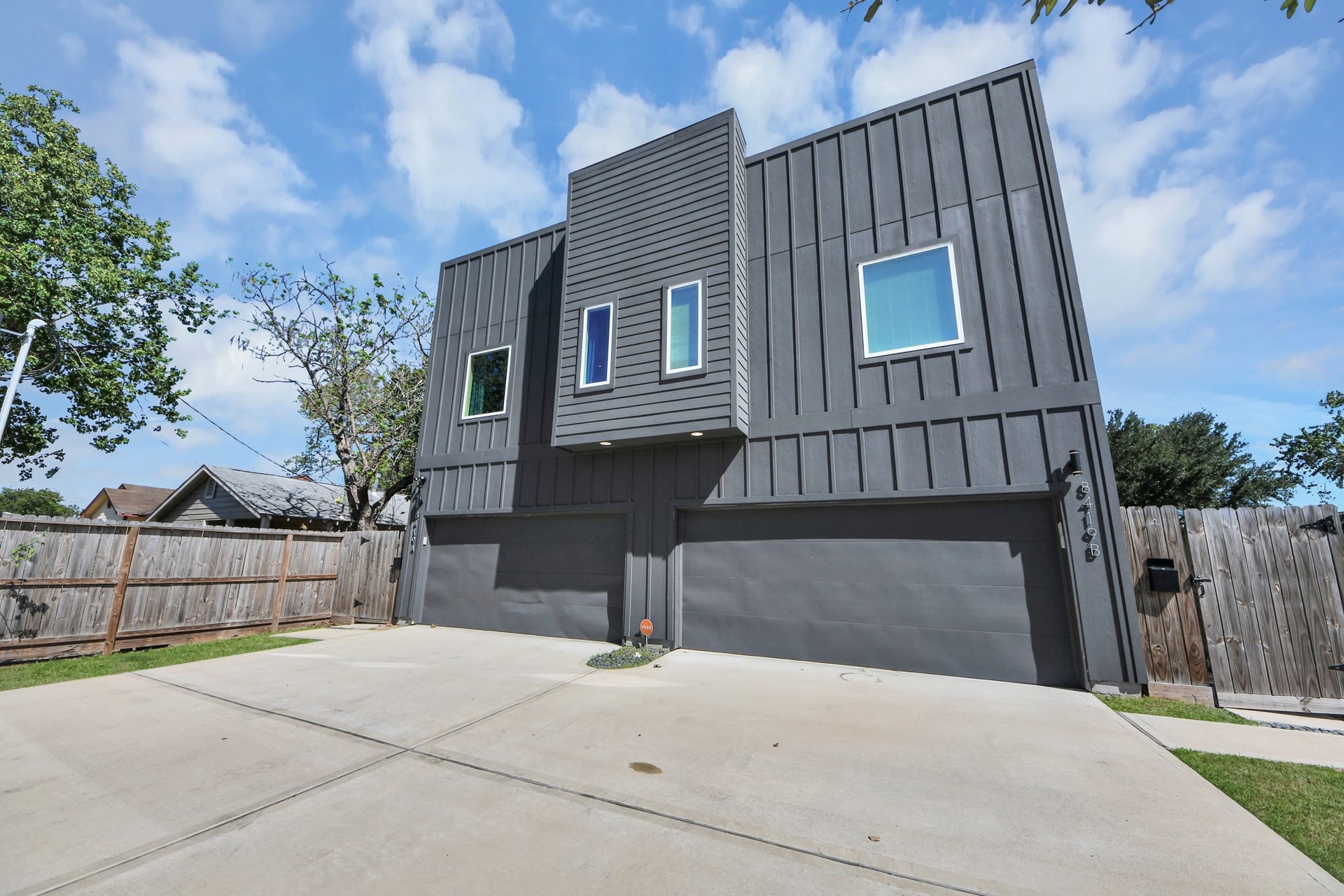 8419 Woodward Street, Houston, TX 77051 8419 Woodward Street, Houston, TX 77051
