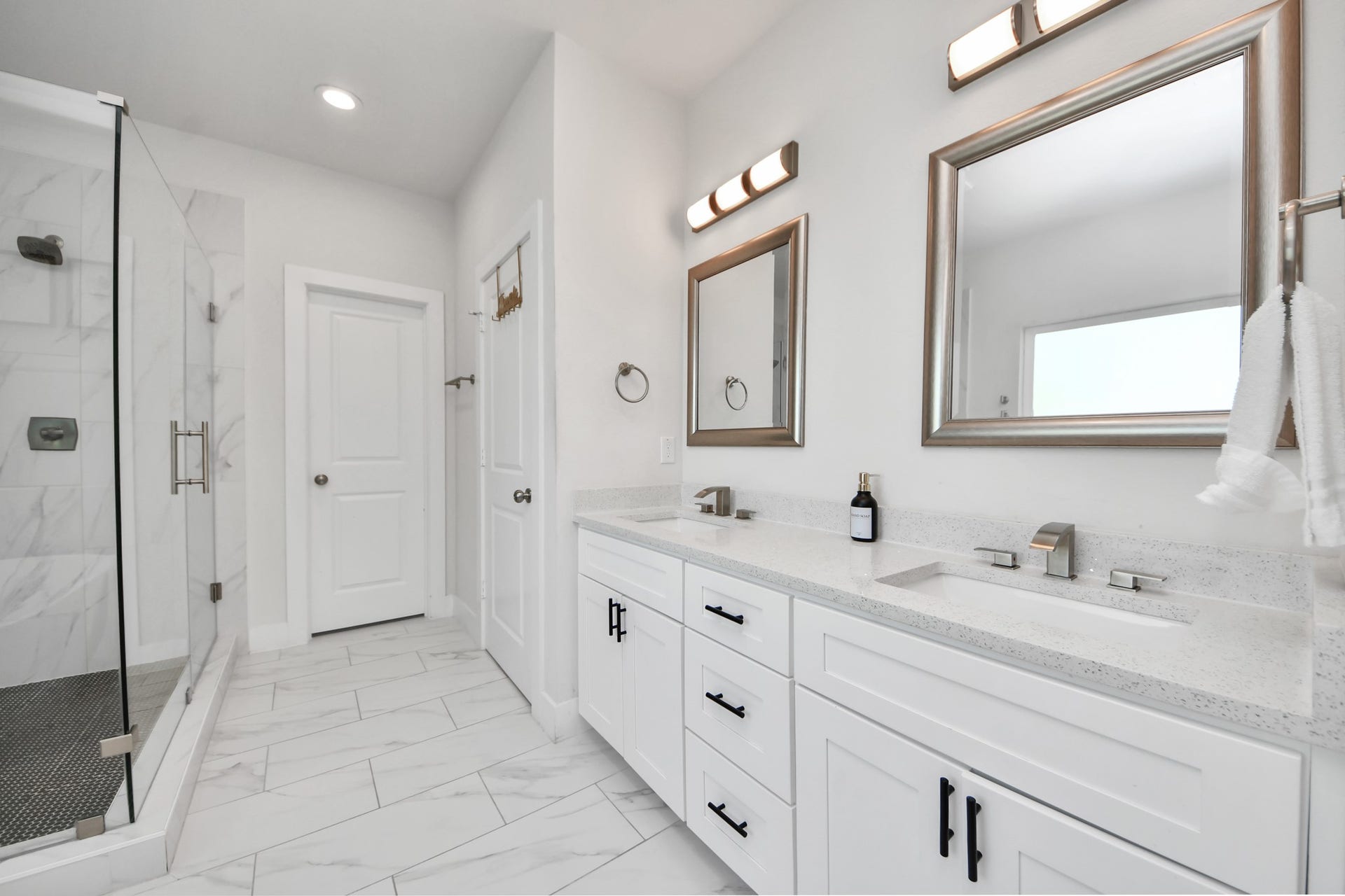 8419 Woodward Street, Houston, TX 77051 8419 Woodward Street, Houston, TX 77051