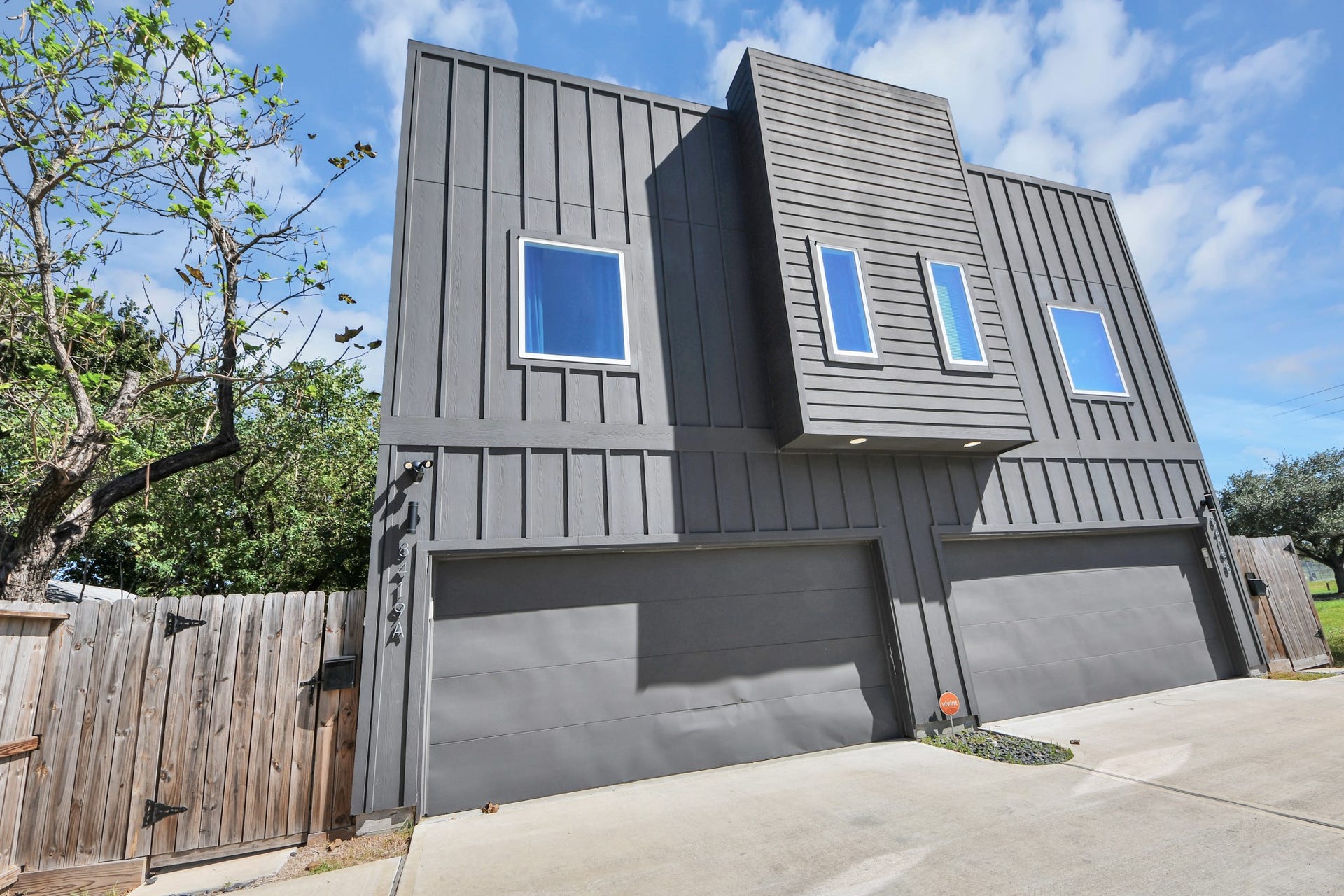 8419 Woodward Street, Houston, TX 77051 8419 Woodward Street, Houston, TX 77051