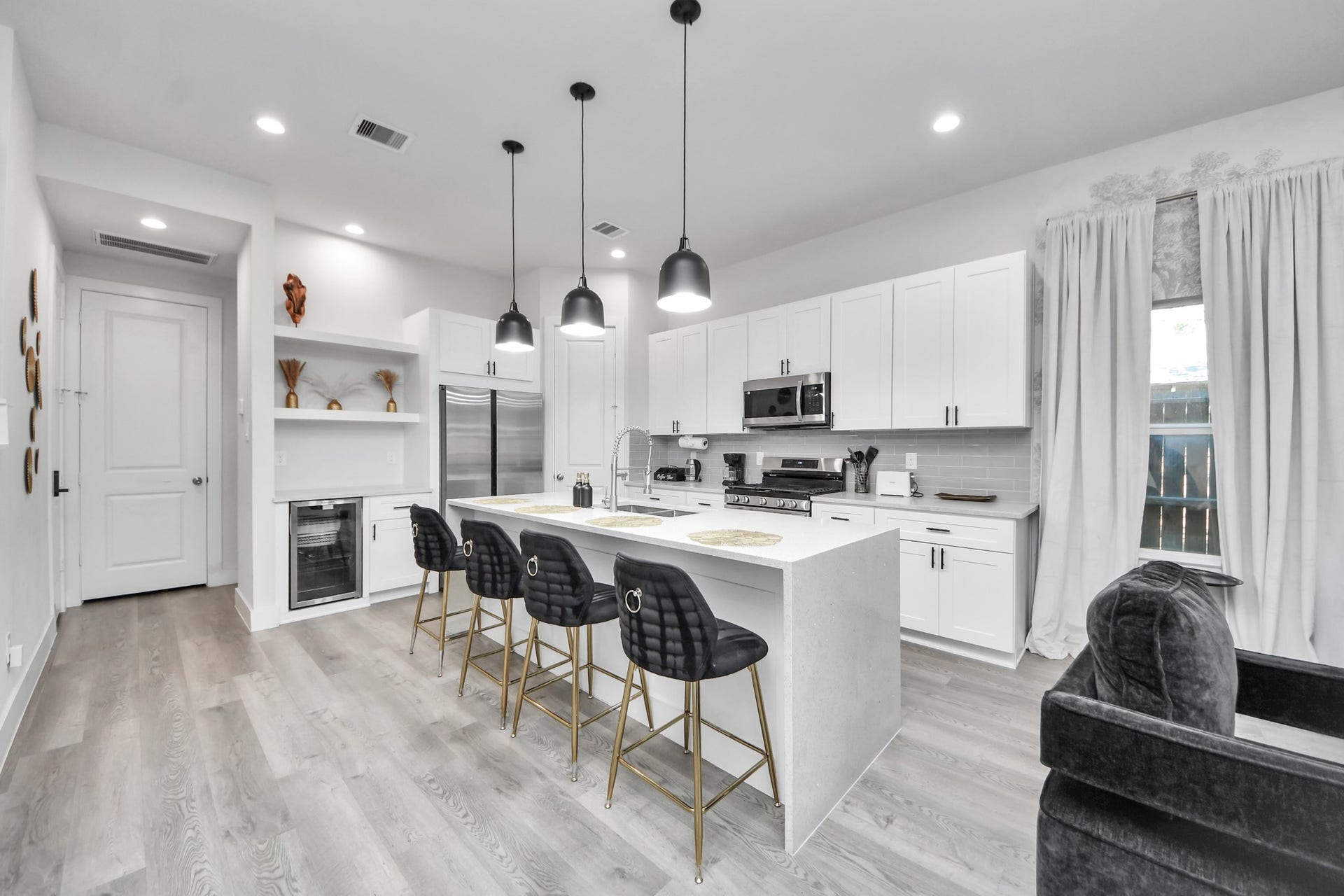 8419 Woodward Street, Houston, TX 77051 8419 Woodward Street, Houston, TX 77051