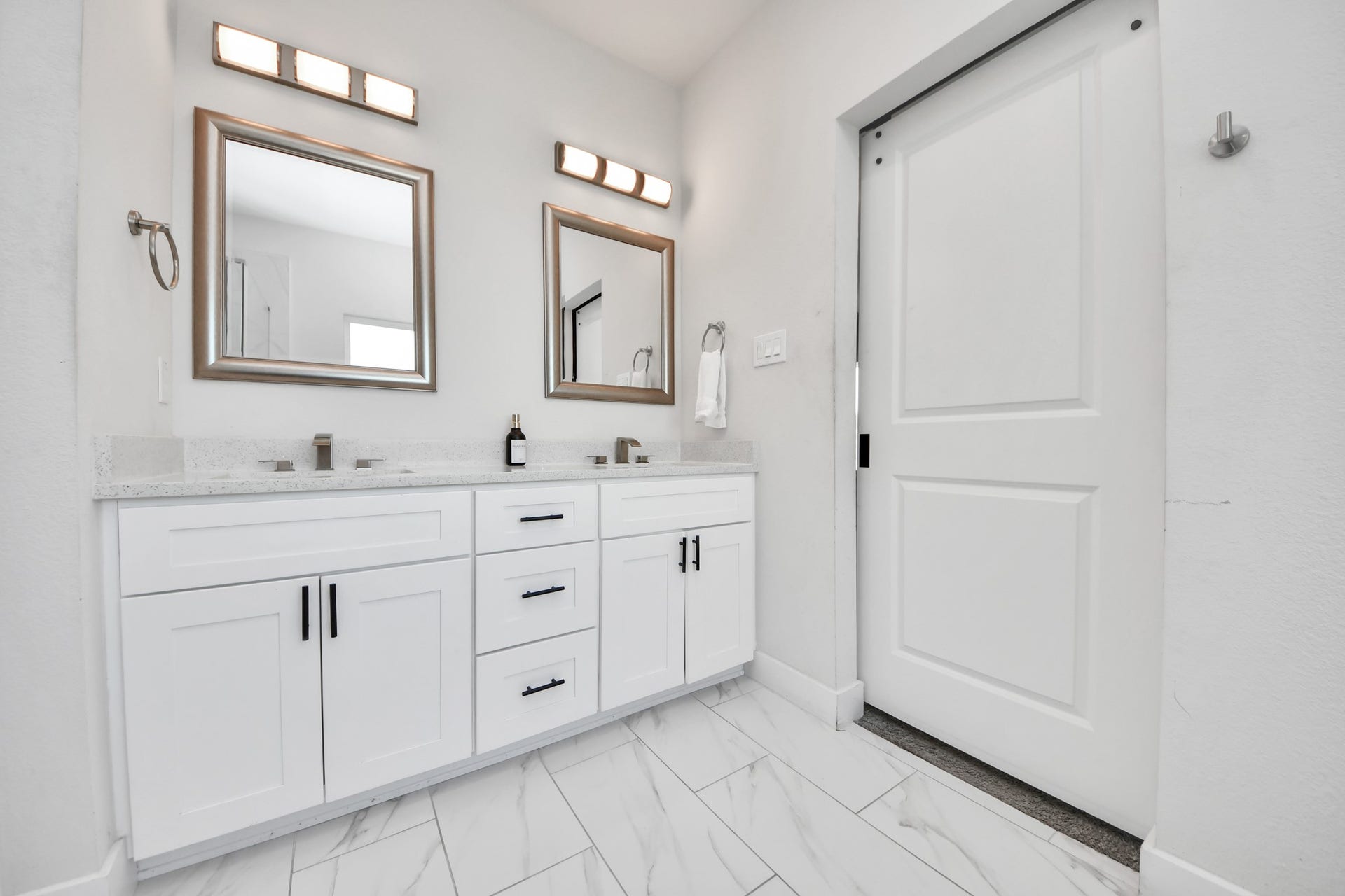 8419 Woodward Street, Houston, TX 77051 8419 Woodward Street, Houston, TX 77051