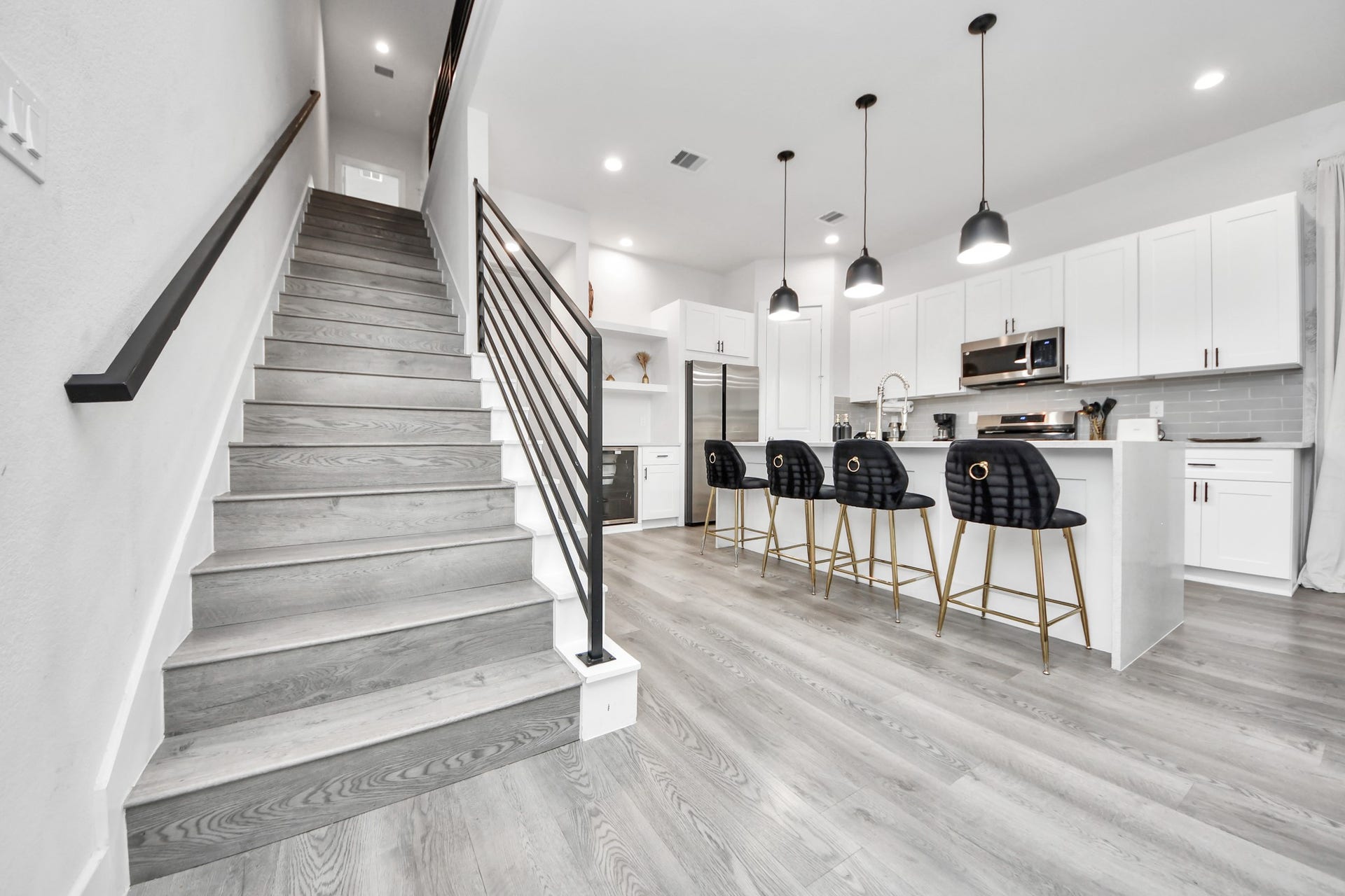 8419 Woodward Street, Houston, TX 77051 8419 Woodward Street, Houston, TX 77051