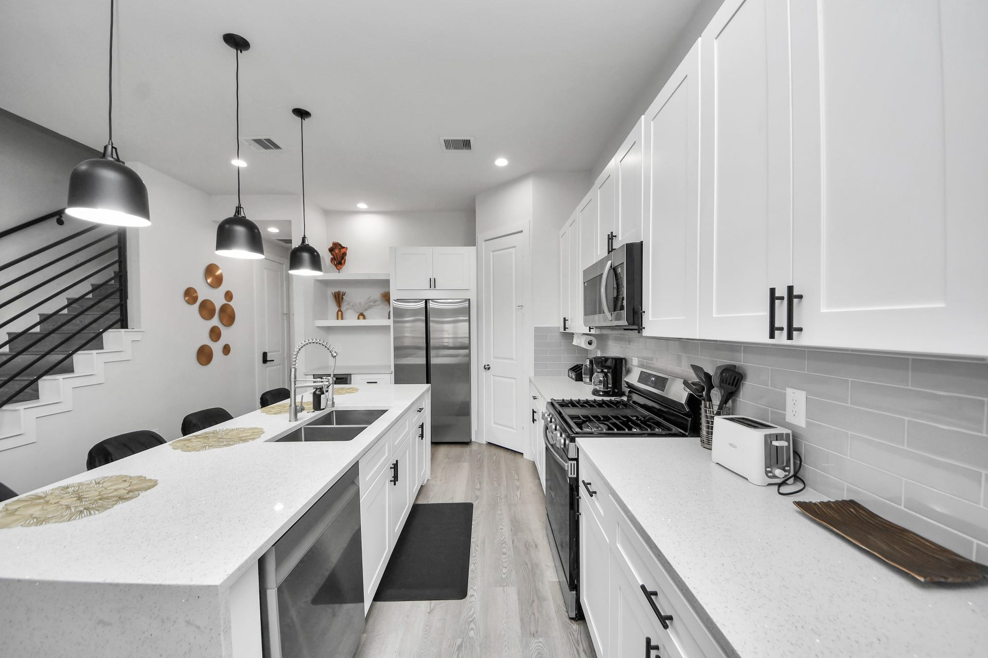 8419 Woodward Street, Houston, TX 77051 8419 Woodward Street, Houston, TX 77051
