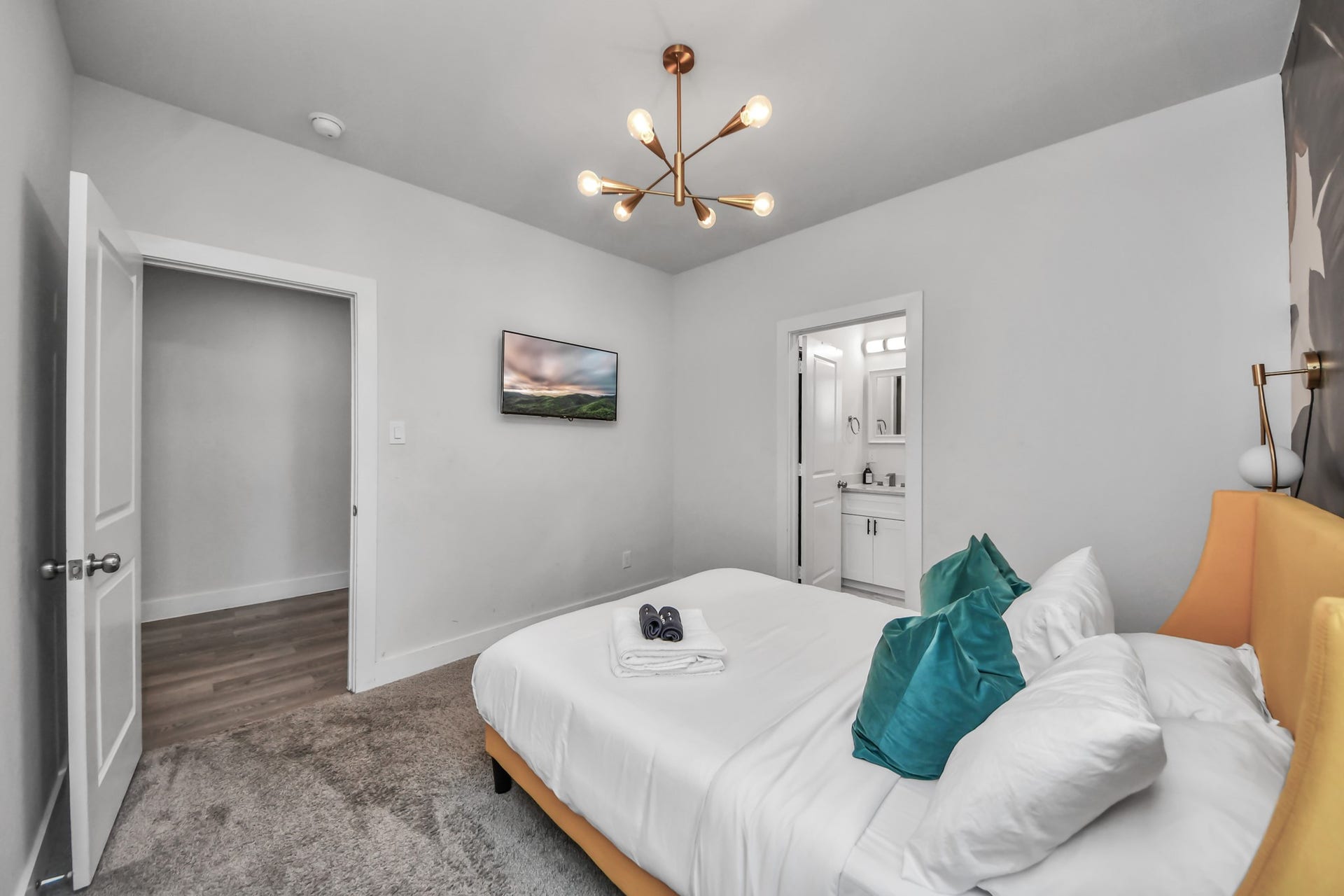 8419 Woodward Street, Houston, TX 77051 8419 Woodward Street, Houston, TX 77051