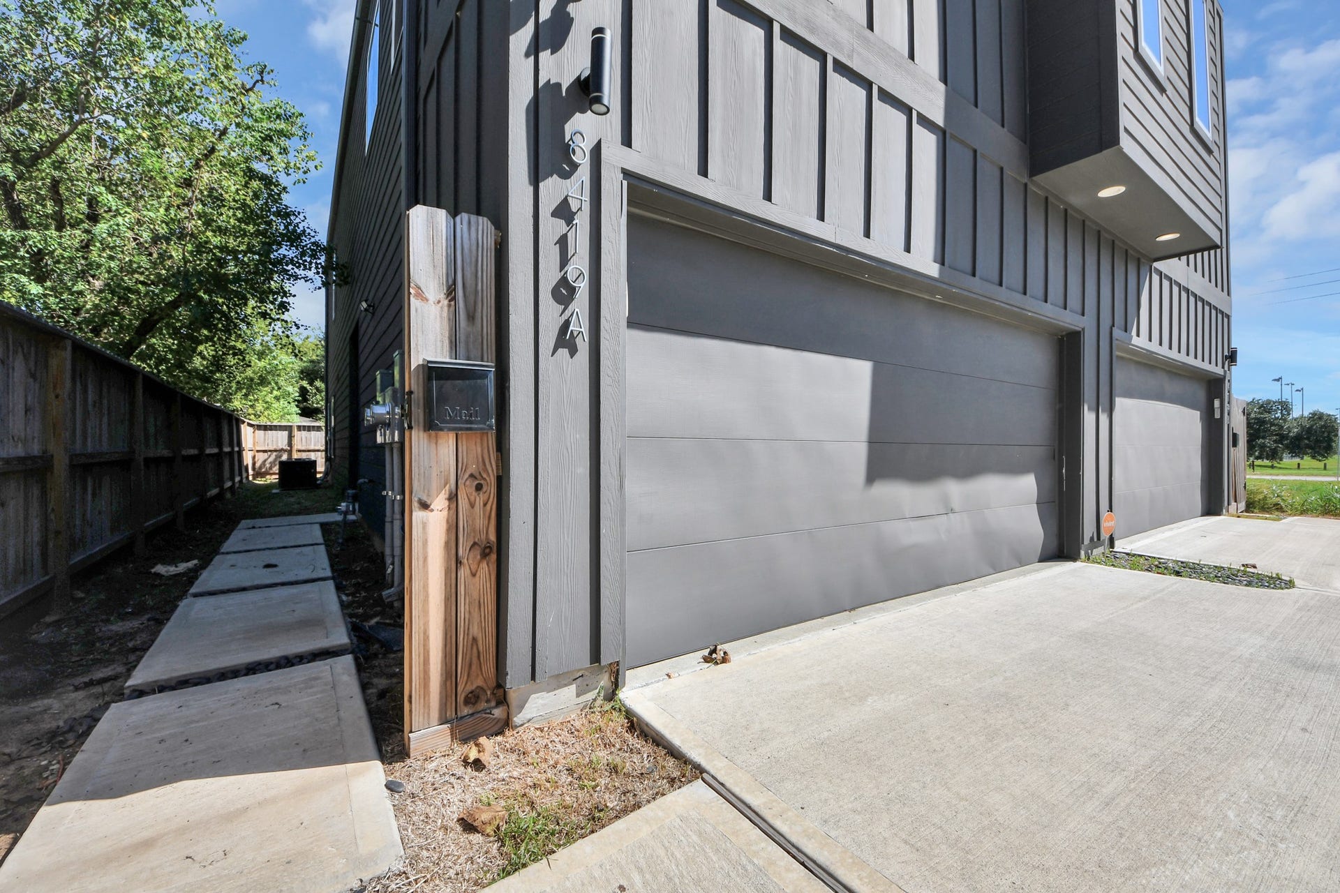 8419 Woodward Street, Houston, TX 77051 8419 Woodward Street, Houston, TX 77051