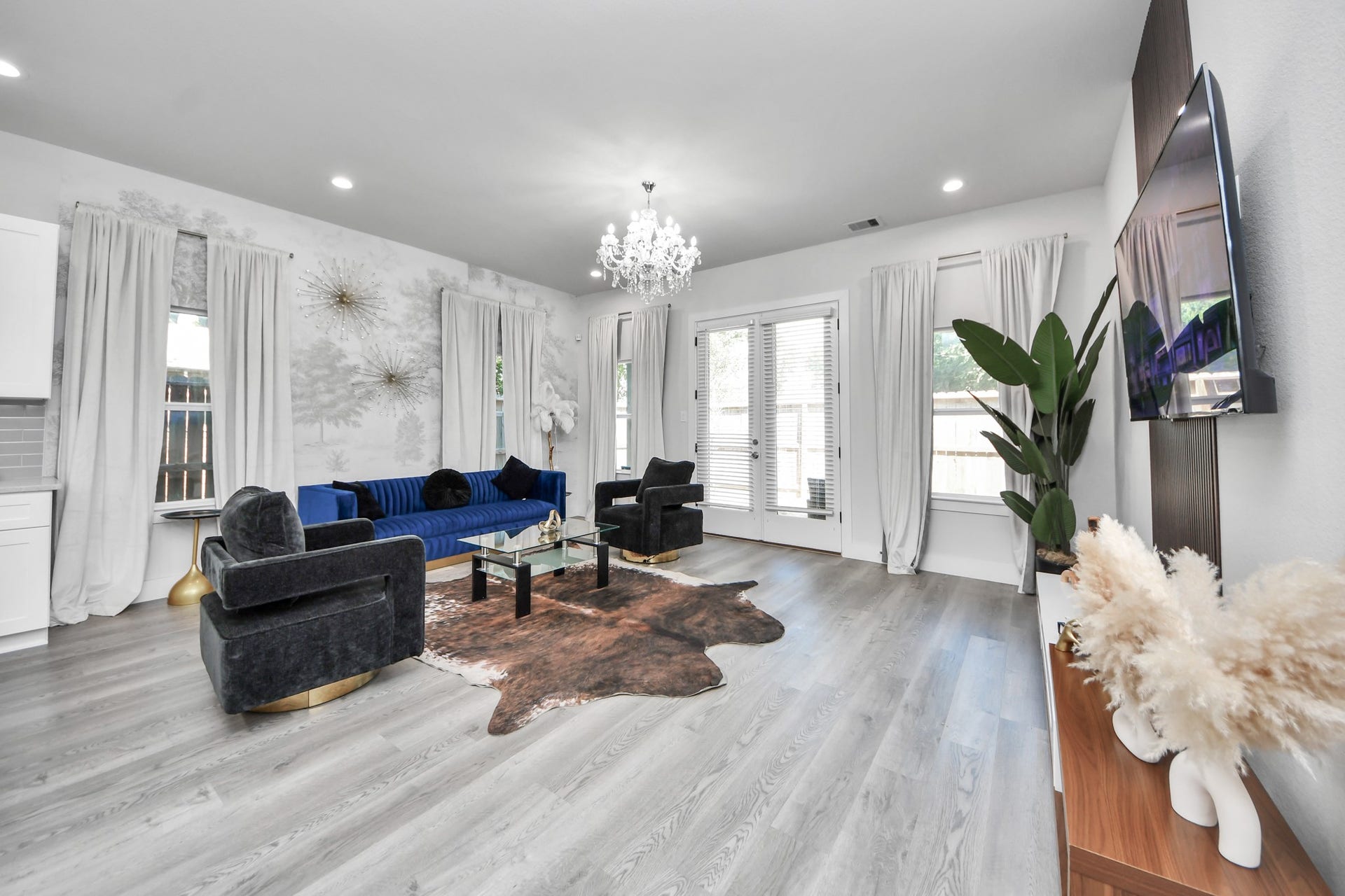 8419 Woodward Street, Houston, TX 77051 8419 Woodward Street, Houston, TX 77051