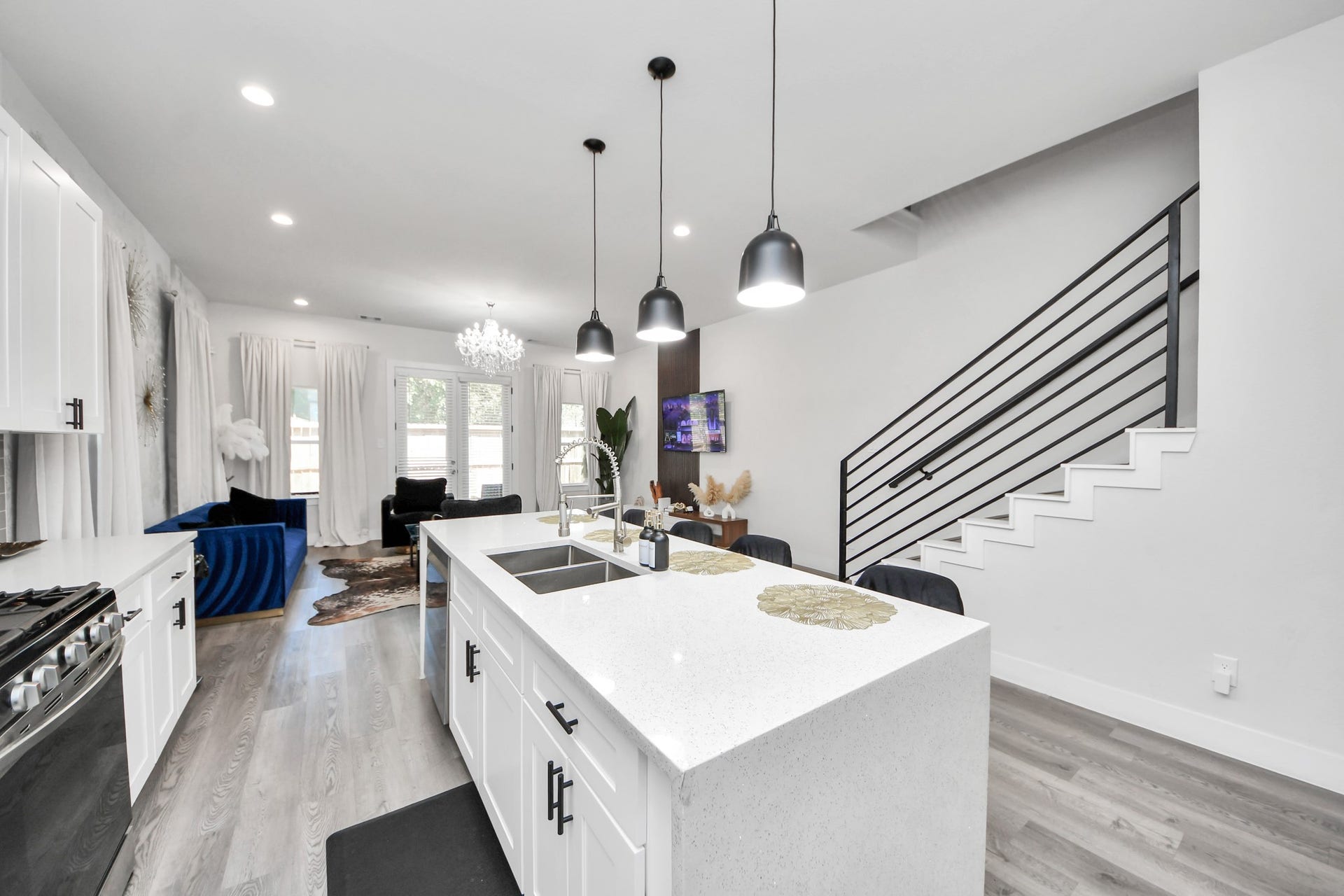 8419 Woodward Street, Houston, TX 77051 8419 Woodward Street, Houston, TX 77051