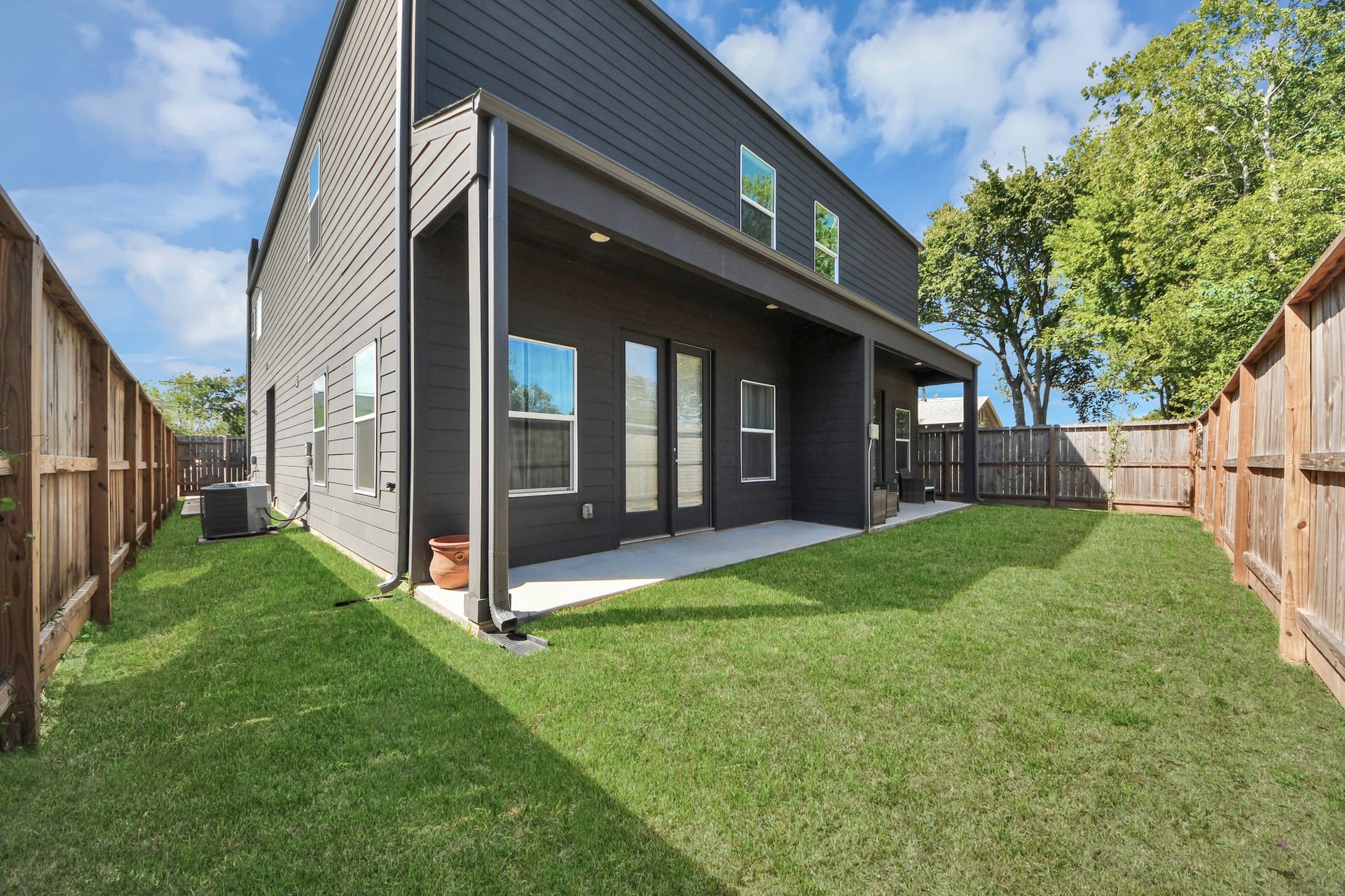 8419 Woodward Street, Houston, TX 77051 8419 Woodward Street, Houston, TX 77051