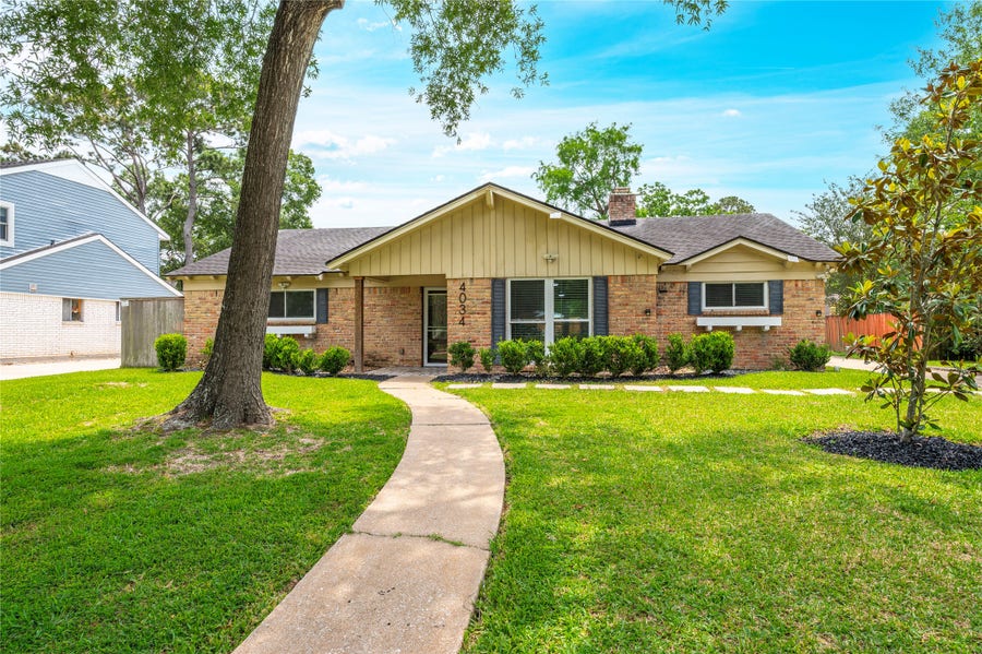Property photo for 4034 Shady Springs Drive, Seabrook, TX