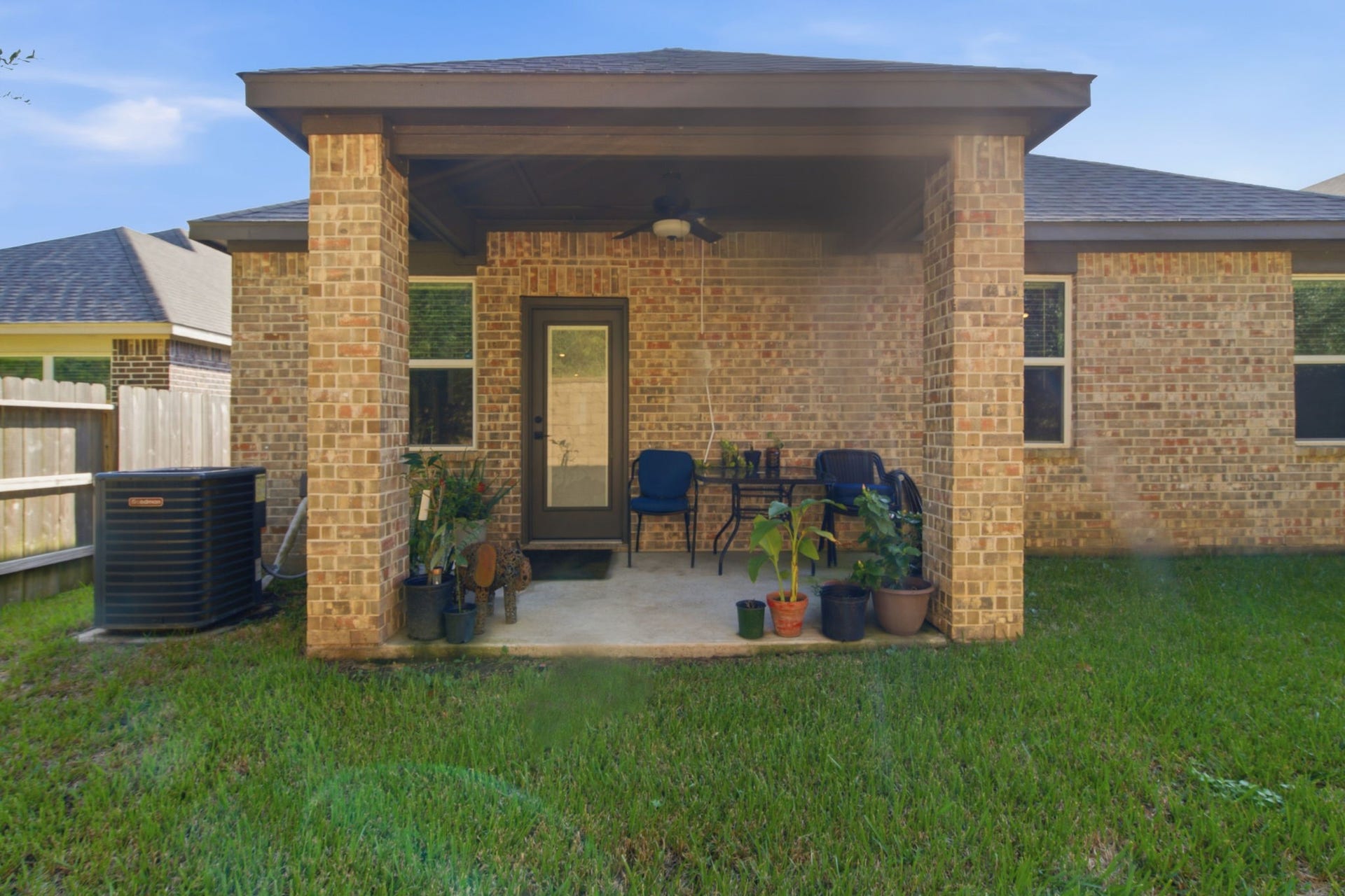 6214 Wedgewood Hills Drive, Conroe, TX 77304