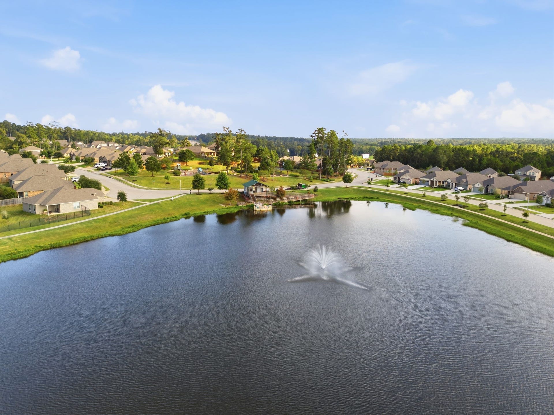 6214 Wedgewood Hills Drive, Conroe, TX 77304