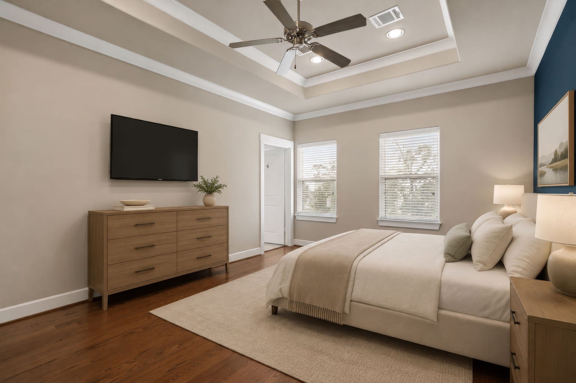 1629 W 23rd Street, Houston, TX 77008 The spacious primary suite with spa-like en suite bath is a true retreat. (Digitally staged.)