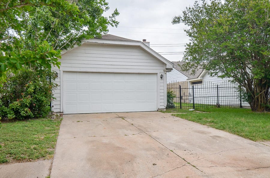 Property photo for 11818 Spring Grove Dr, Houston, TX