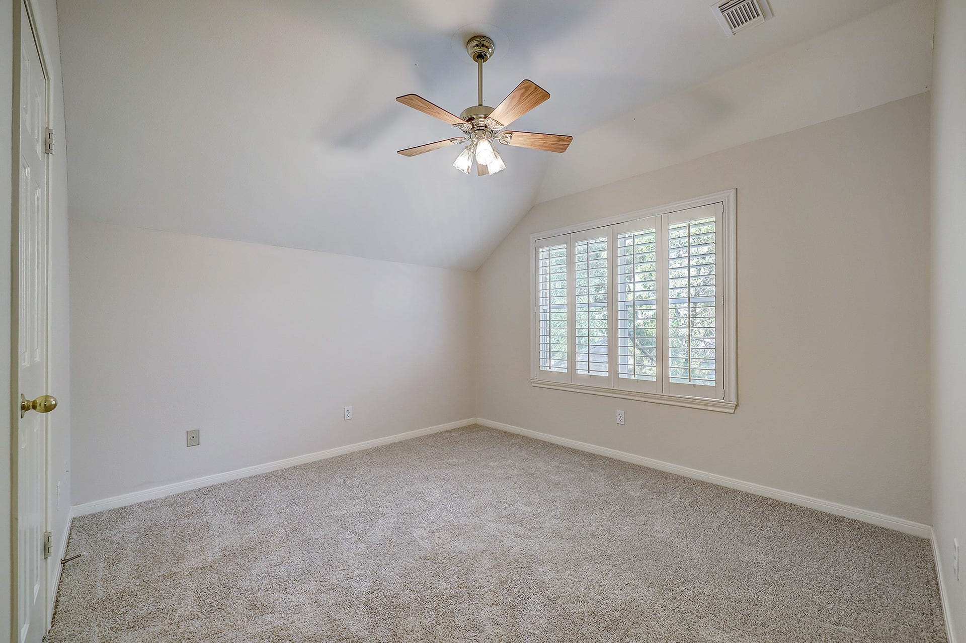 4511 Golden Pond Court, Sugar Land, TX 77479 4511 Golden Pond Court, Sugar Land, TX 77479