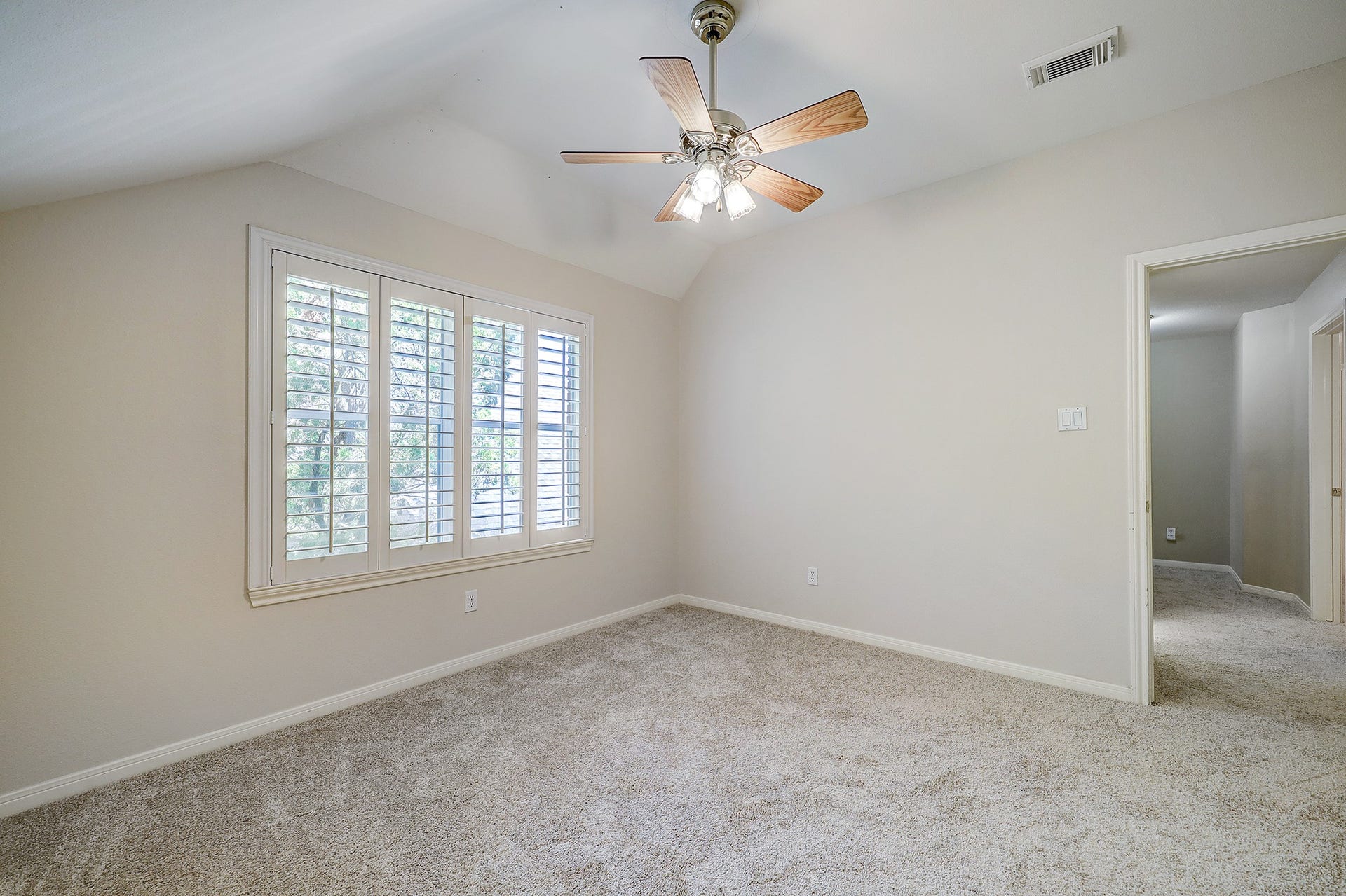4511 Golden Pond Court, Sugar Land, TX 77479 4511 Golden Pond Court, Sugar Land, TX 77479