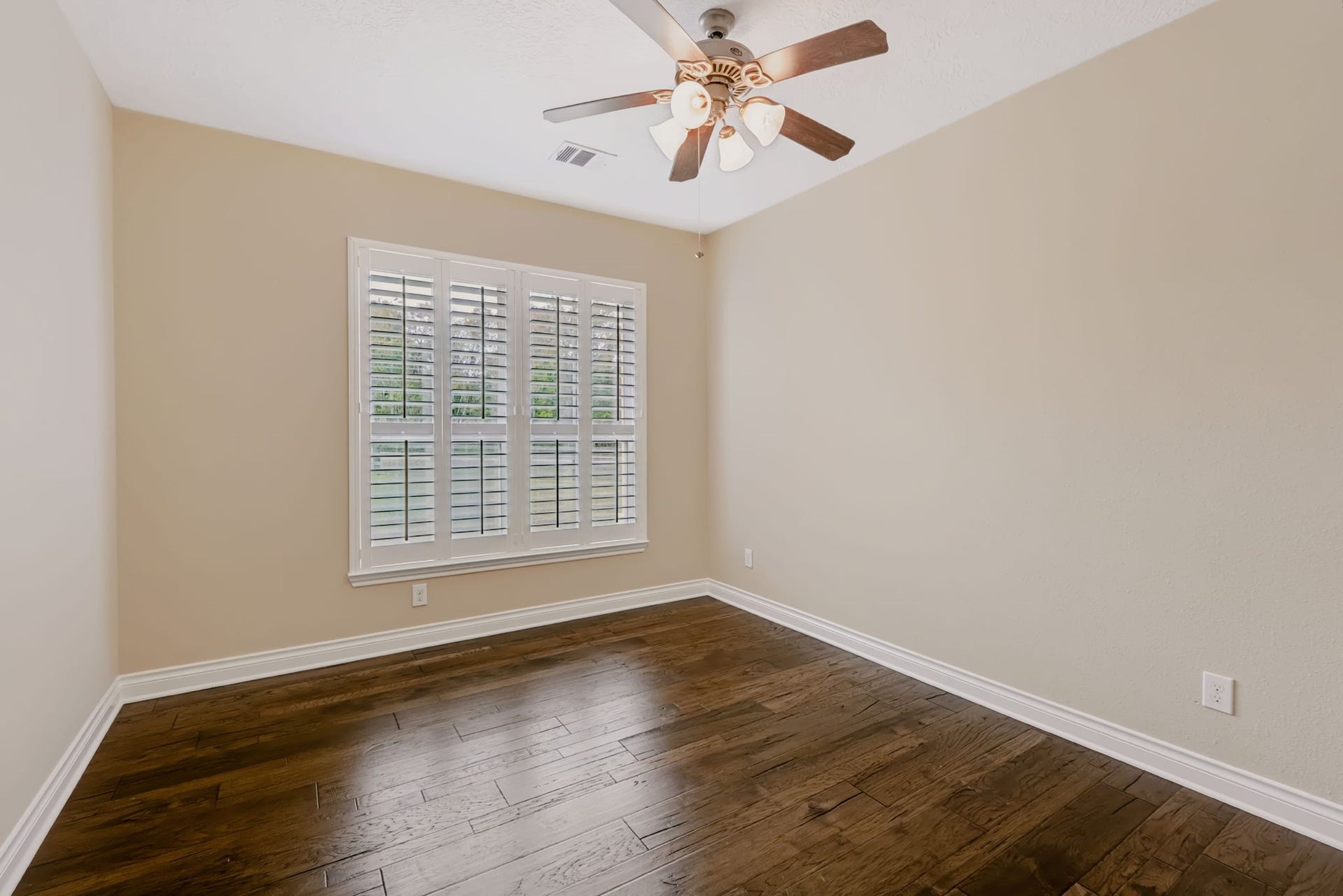 1642 Pultar Road, Richmond, TX 77469 Dedicated study at the front of the house could be a fourth bedroom.