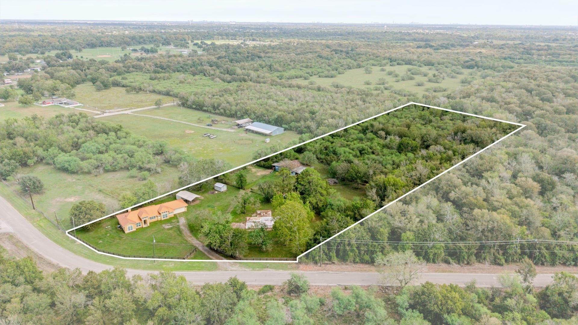 1642 Pultar Road, Richmond, TX 77469 Aerial view showing approximate property line and surrounding area.