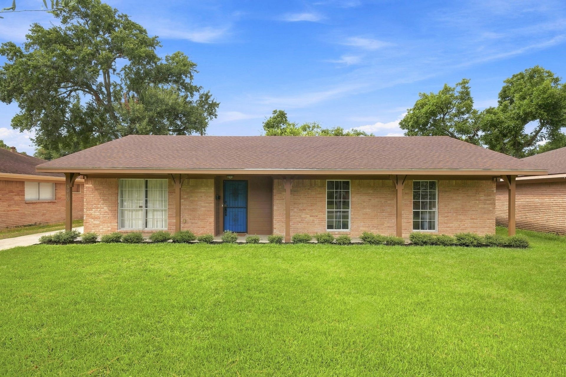 5910 High Star Drive, Houston, TX 77081 5910 High Star Drive, Houston, TX 77081