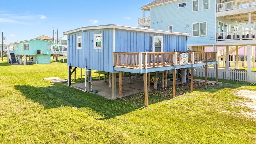 Property photo for 222 Ocean Avenue, Surfside Beach, TX