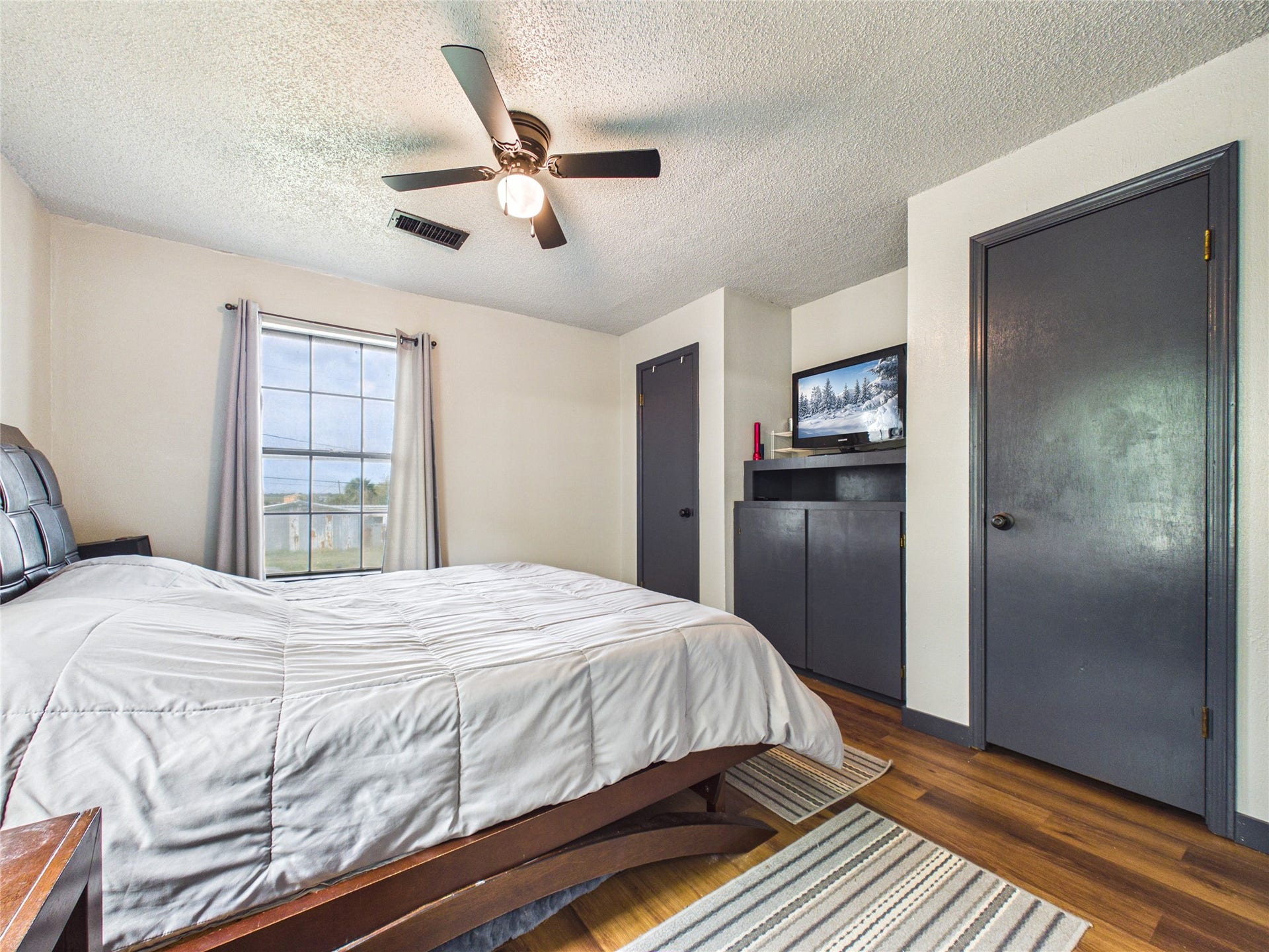 4607 Swan Street, Hitchcock, TX 77563 4607 Swan Street, Hitchcock, TX 77563