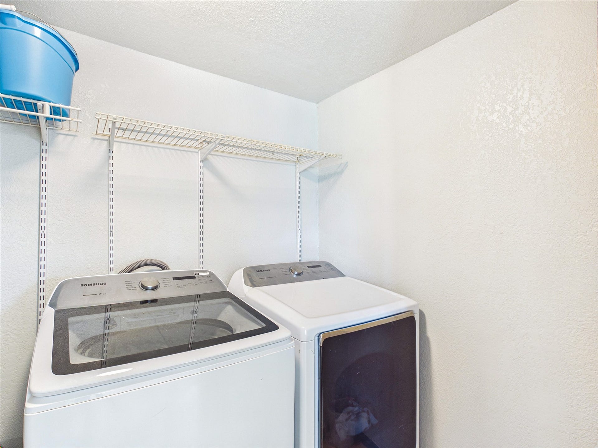 4607 Swan Street, Hitchcock, TX 77563 4607 Swan Street, Hitchcock, TX 77563