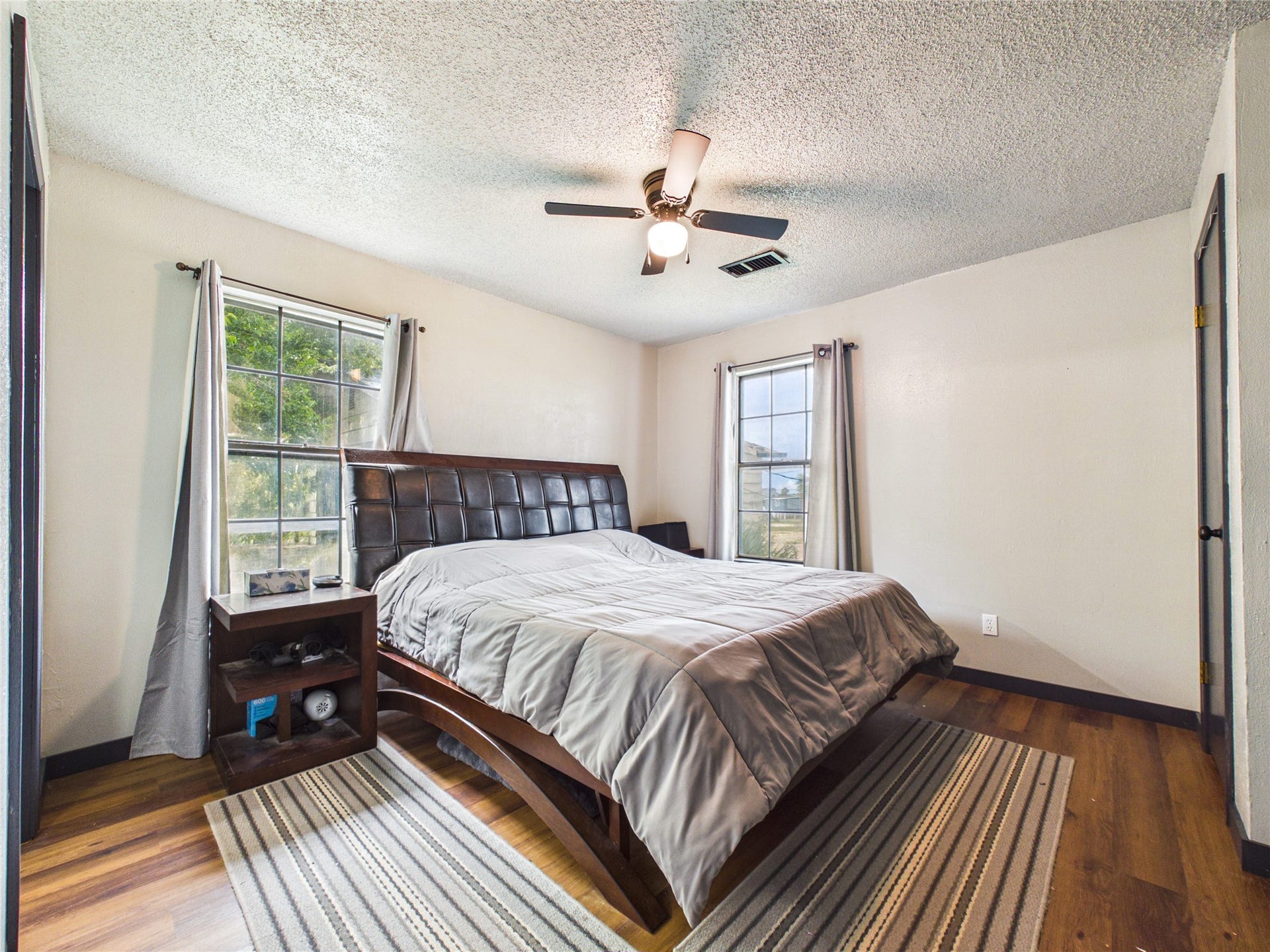 4607 Swan Street, Hitchcock, TX 77563 4607 Swan Street, Hitchcock, TX 77563