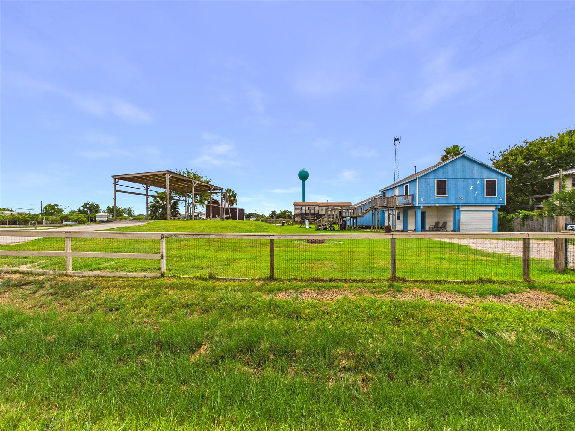 4607 Swan Street, Hitchcock, TX 77563 4607 Swan Street, Hitchcock, TX 77563