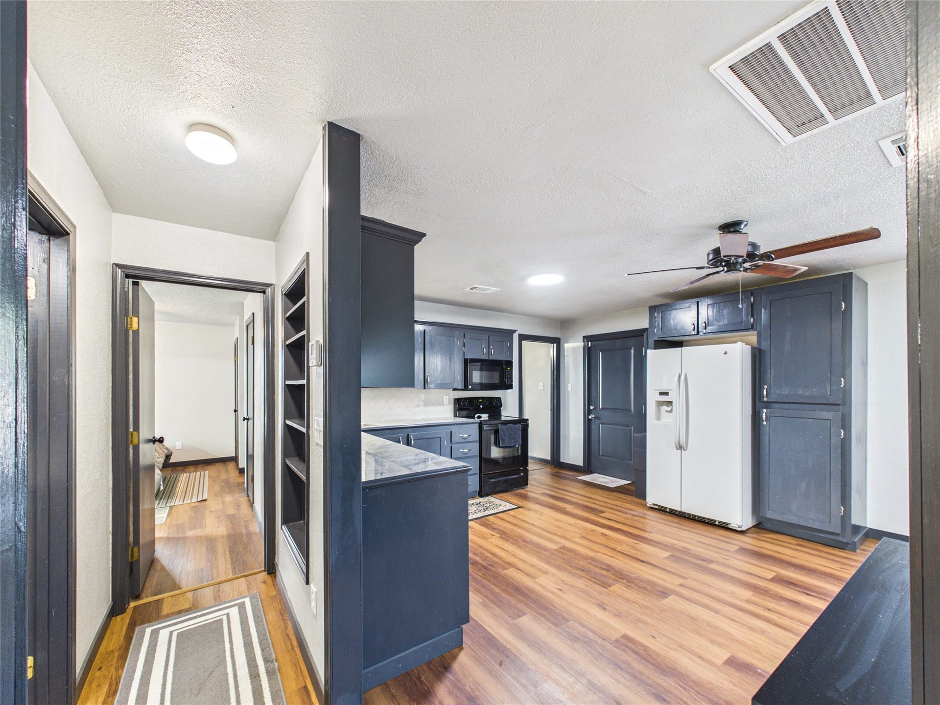 4607 Swan Street, Hitchcock, TX 77563 4607 Swan Street, Hitchcock, TX 77563