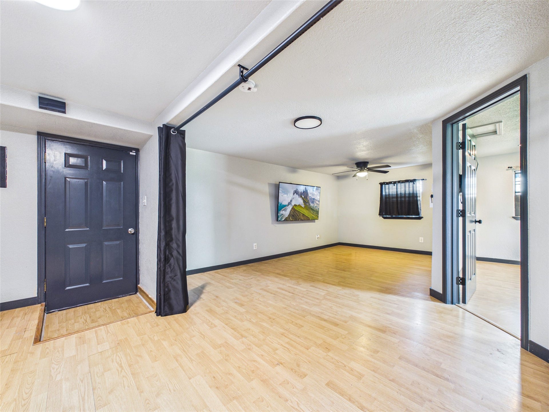 4607 Swan Street, Hitchcock, TX 77563 4607 Swan Street, Hitchcock, TX 77563