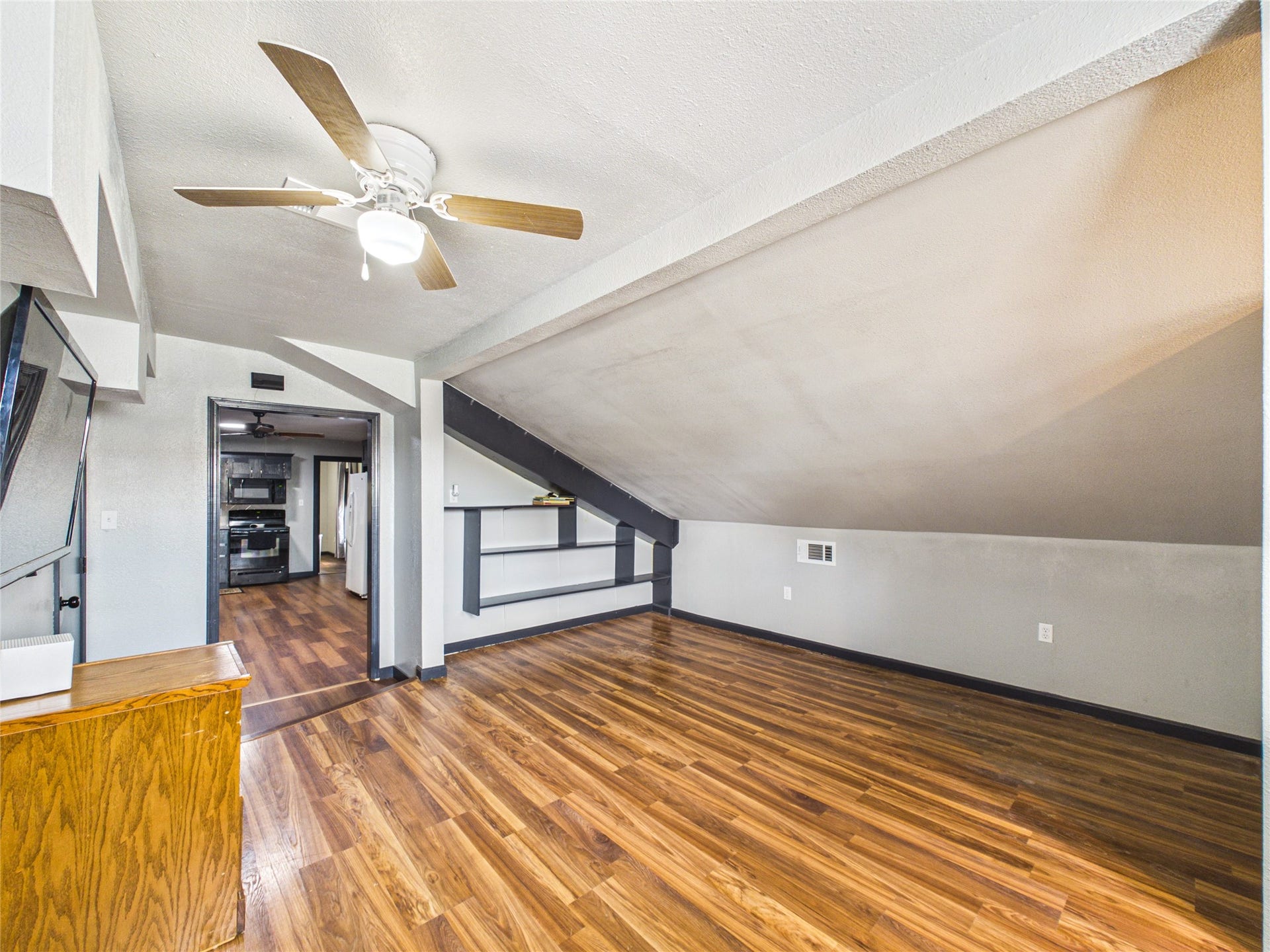 4607 Swan Street, Hitchcock, TX 77563 4607 Swan Street, Hitchcock, TX 77563