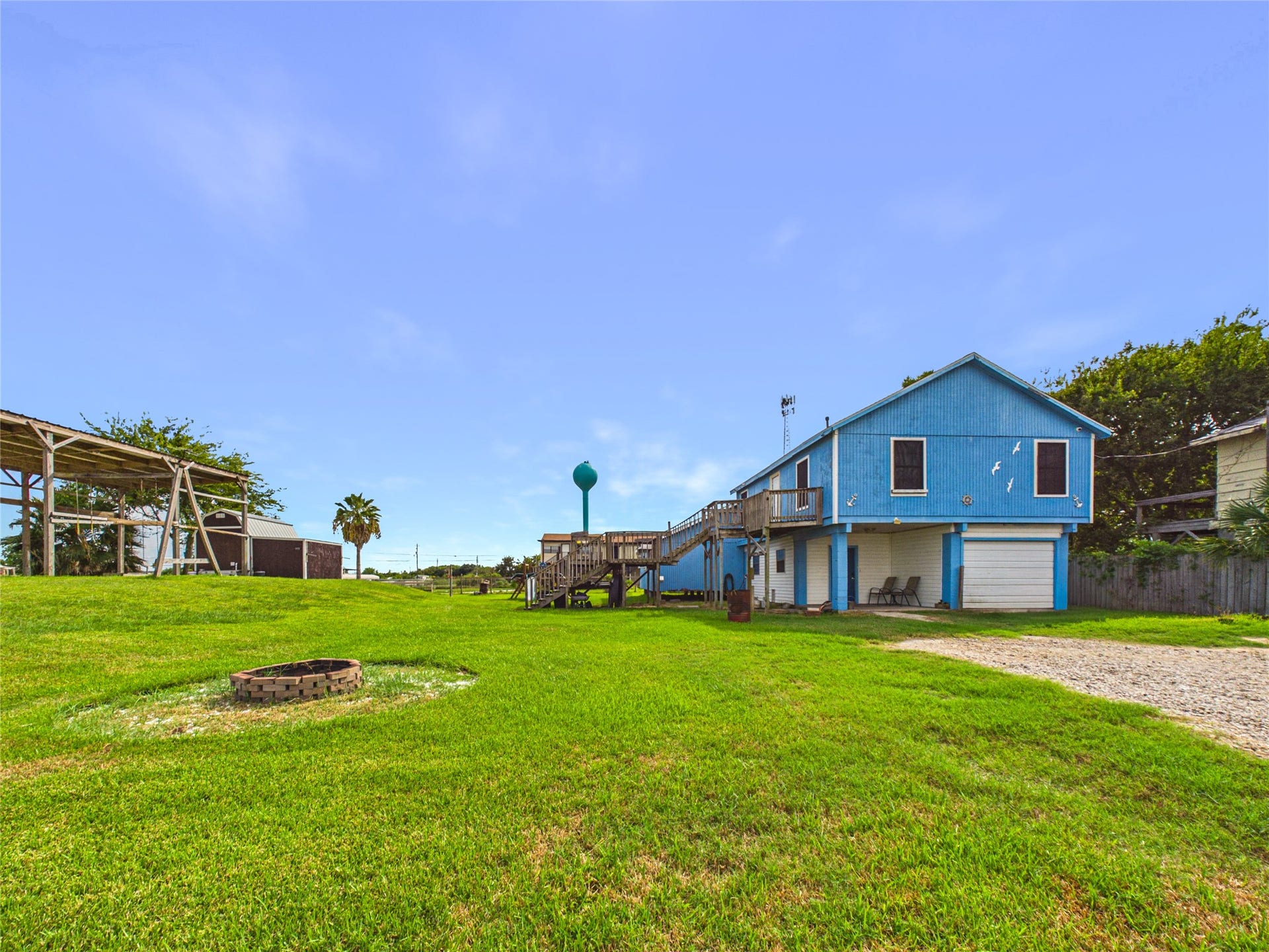 4607 Swan Street, Hitchcock, TX 77563 4607 Swan Street, Hitchcock, TX 77563