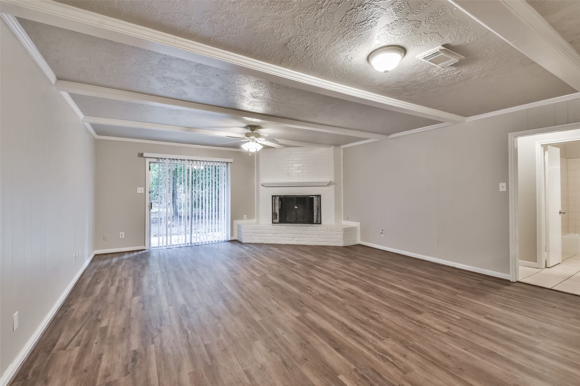 Such a charming Living Room!!
