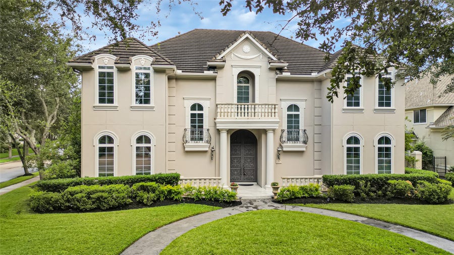Property photo for 3 Waterford Pointe Circle, Sugar Land, TX