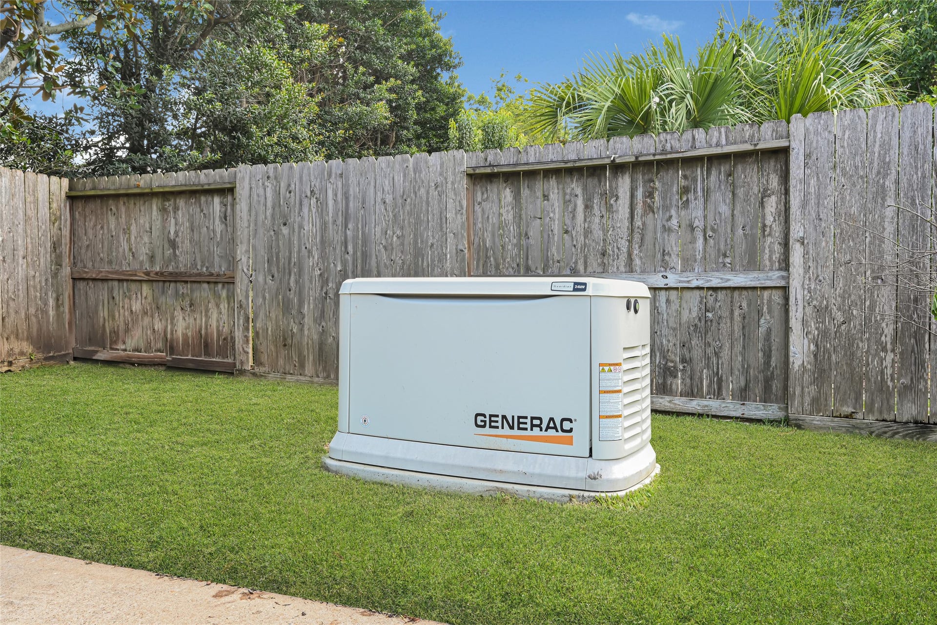 3 Waterford Pointe Circle, Sugar Land, TX 77479 Equipped with a reliable Generac generator, this backyard ensures you're prepared for any power outage, offering peace of mind and convenience.