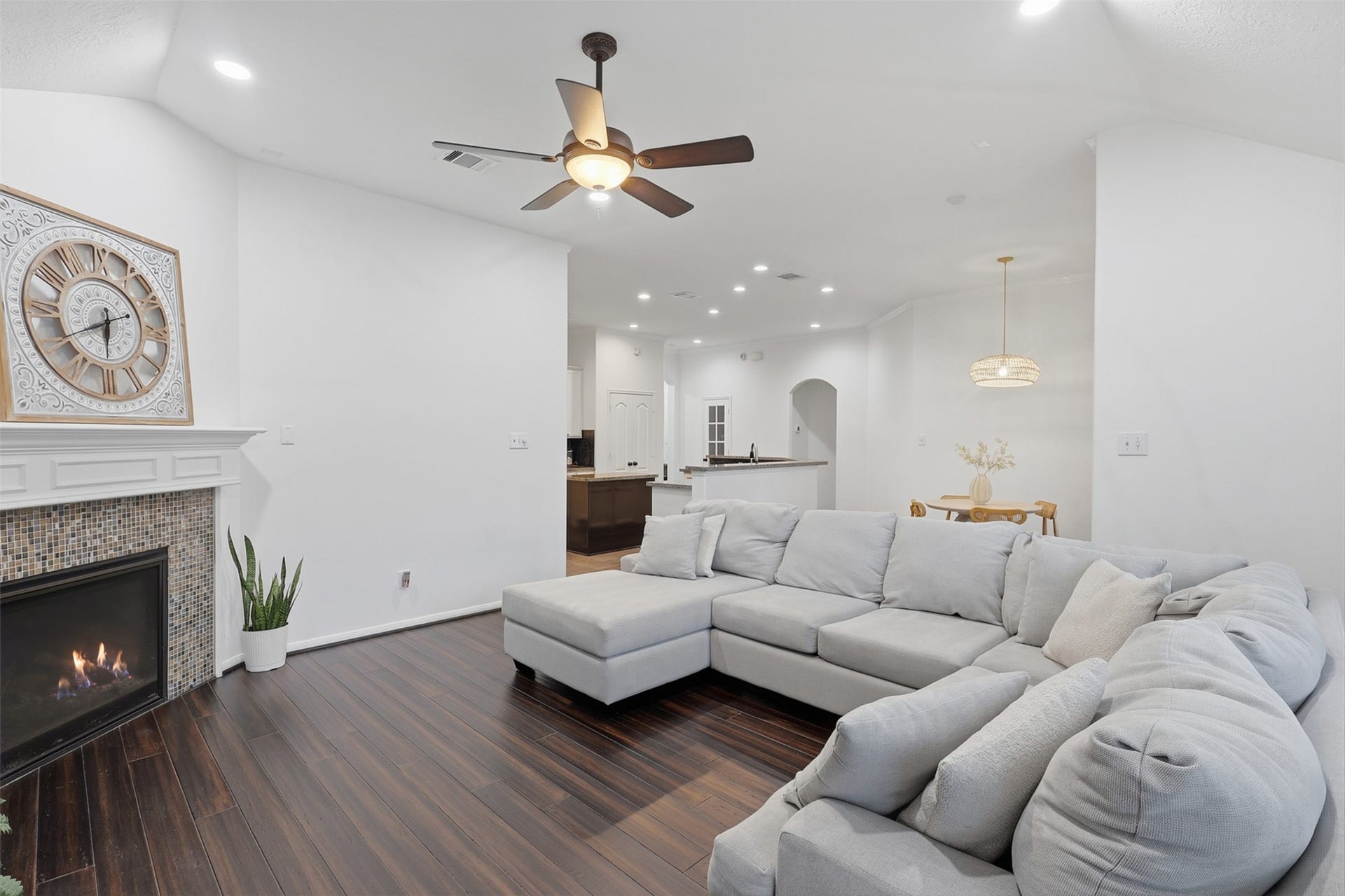 3203 Cactus Heights Lane, Pearland, TX 77581 3203 Cactus Heights Lane, Pearland, TX 77581