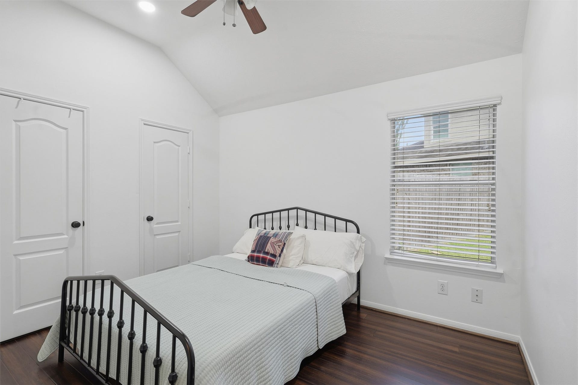 3203 Cactus Heights Lane, Pearland, TX 77581 3203 Cactus Heights Lane, Pearland, TX 77581