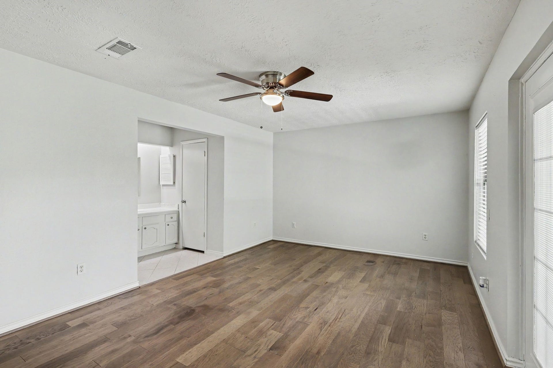 16422 Hibiscus Lane, Friendswood, TX 77546 16422 Hibiscus Lane, Friendswood, TX 77546