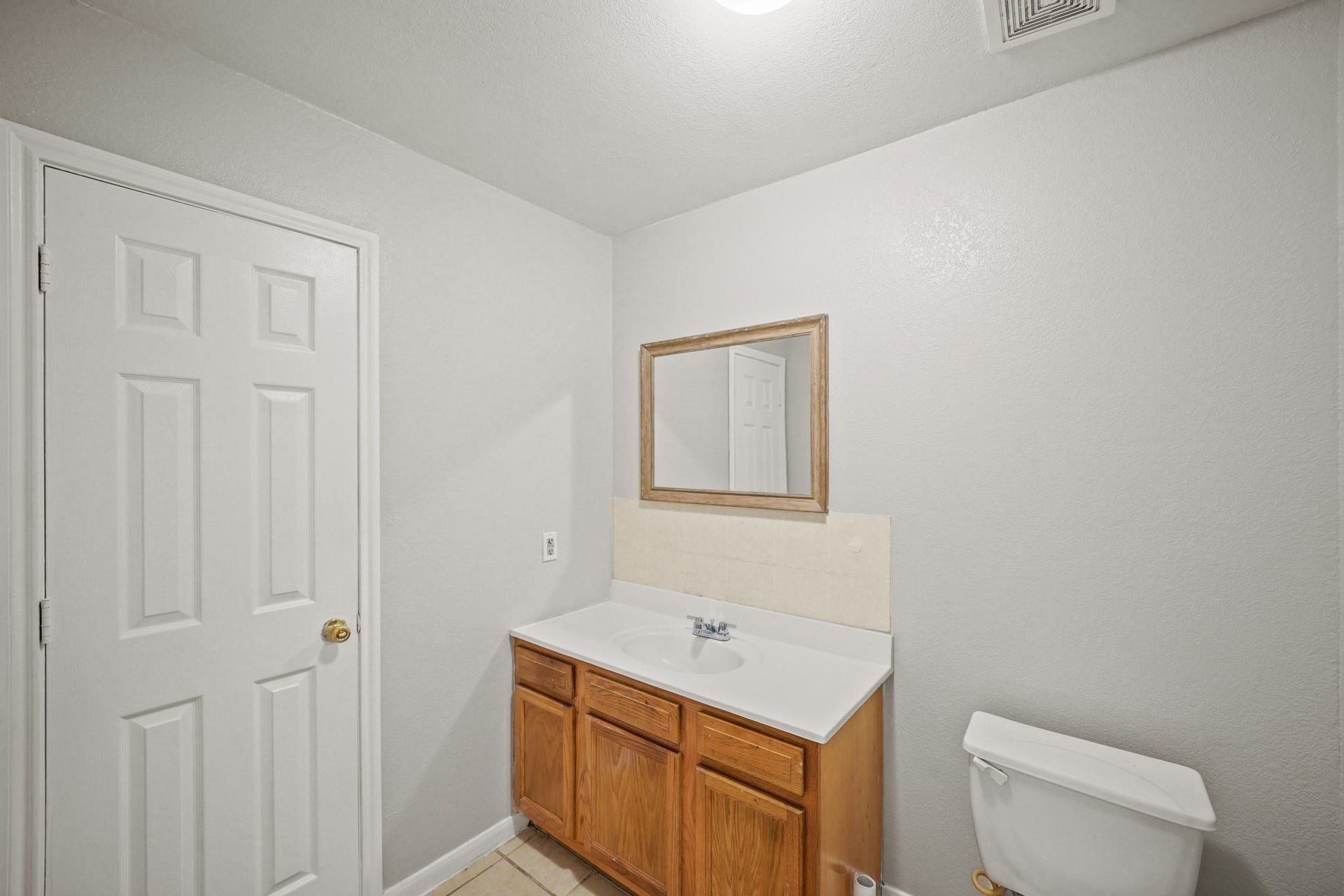 Unit B Bathroom
