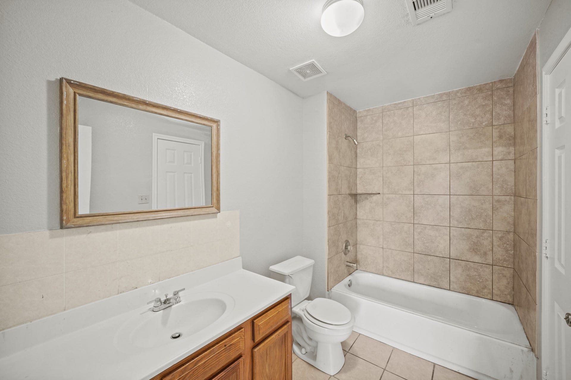 Unit B Bathroom
