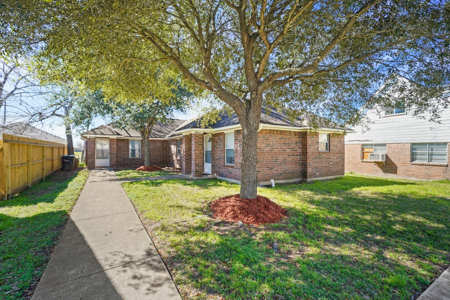 Property photo for 4636 Mayflower Street, Houston, TX
