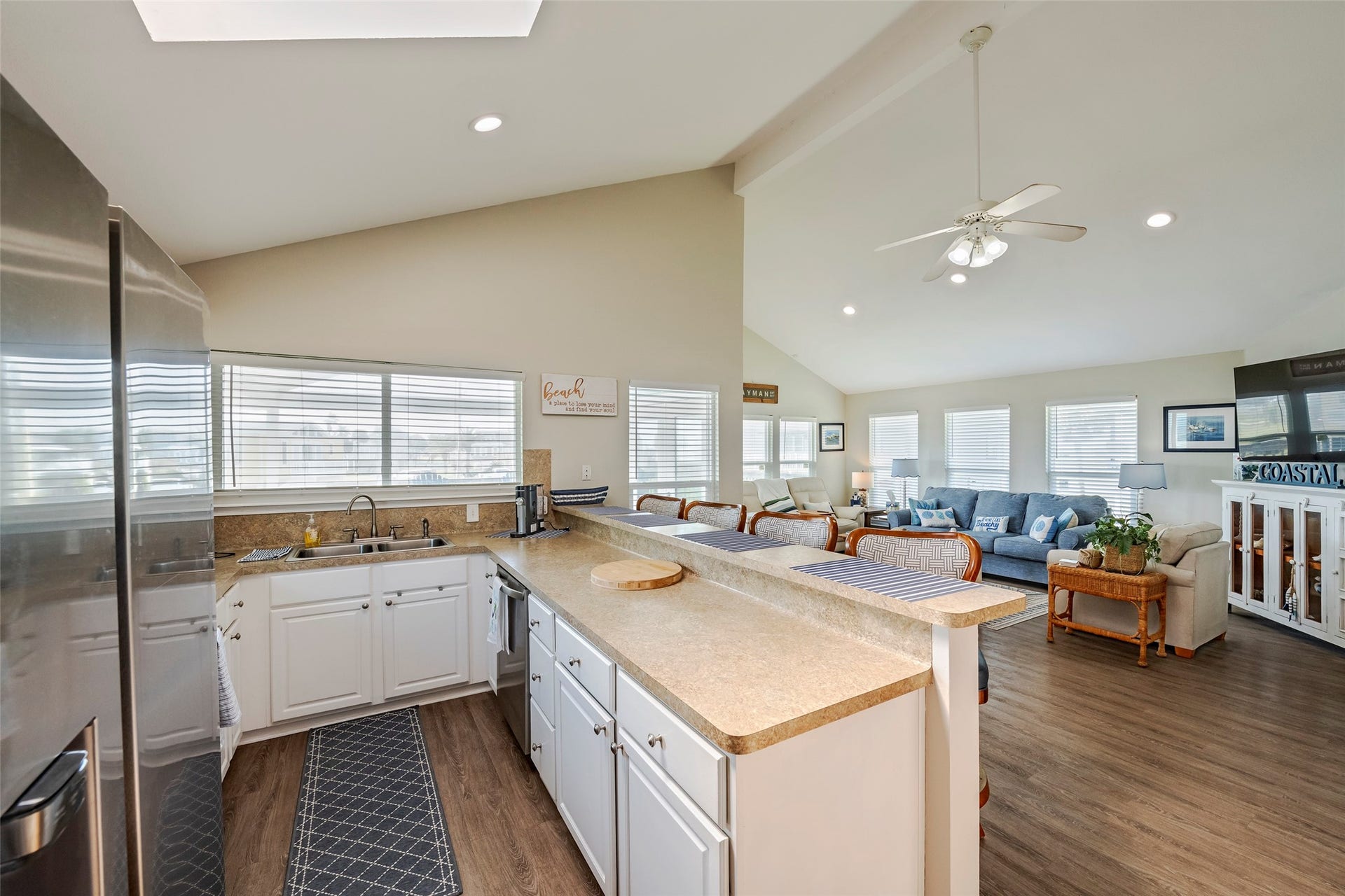 16906 Beachcomber Drive, Jamaica Beach, TX 77554 Kitchen