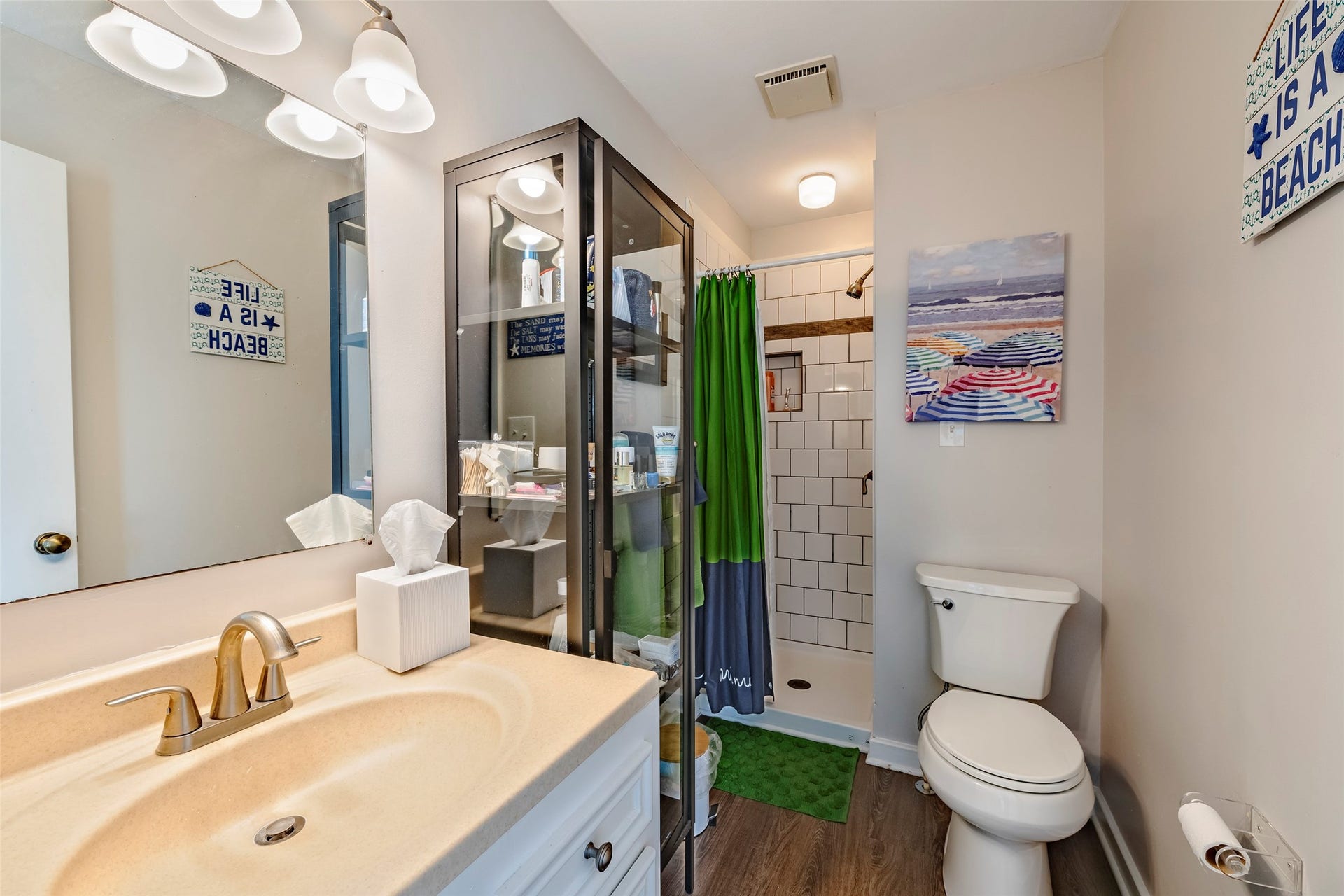 16906 Beachcomber Drive, Jamaica Beach, TX 77554 Primary Bath