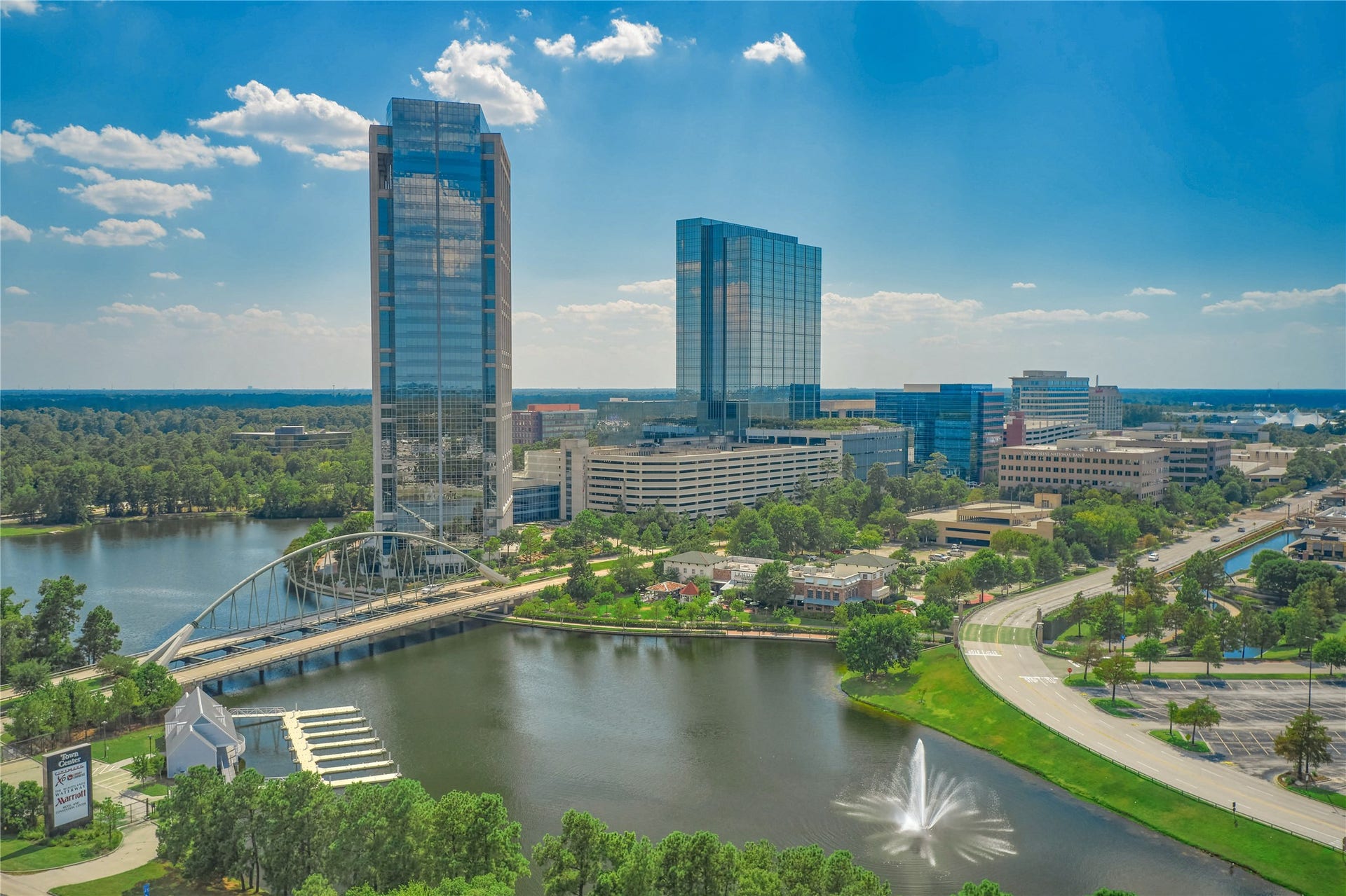 Experience the best of The Woodlands with premier shopping, exceptional dining, entertainment, and world-class amenities, all surrounded by the communitys signature natural beauty!