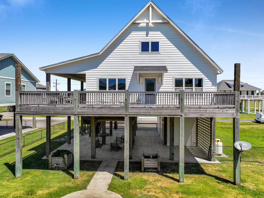 Property photo for 2312 Antigua Circle, Crystal Beach, TX