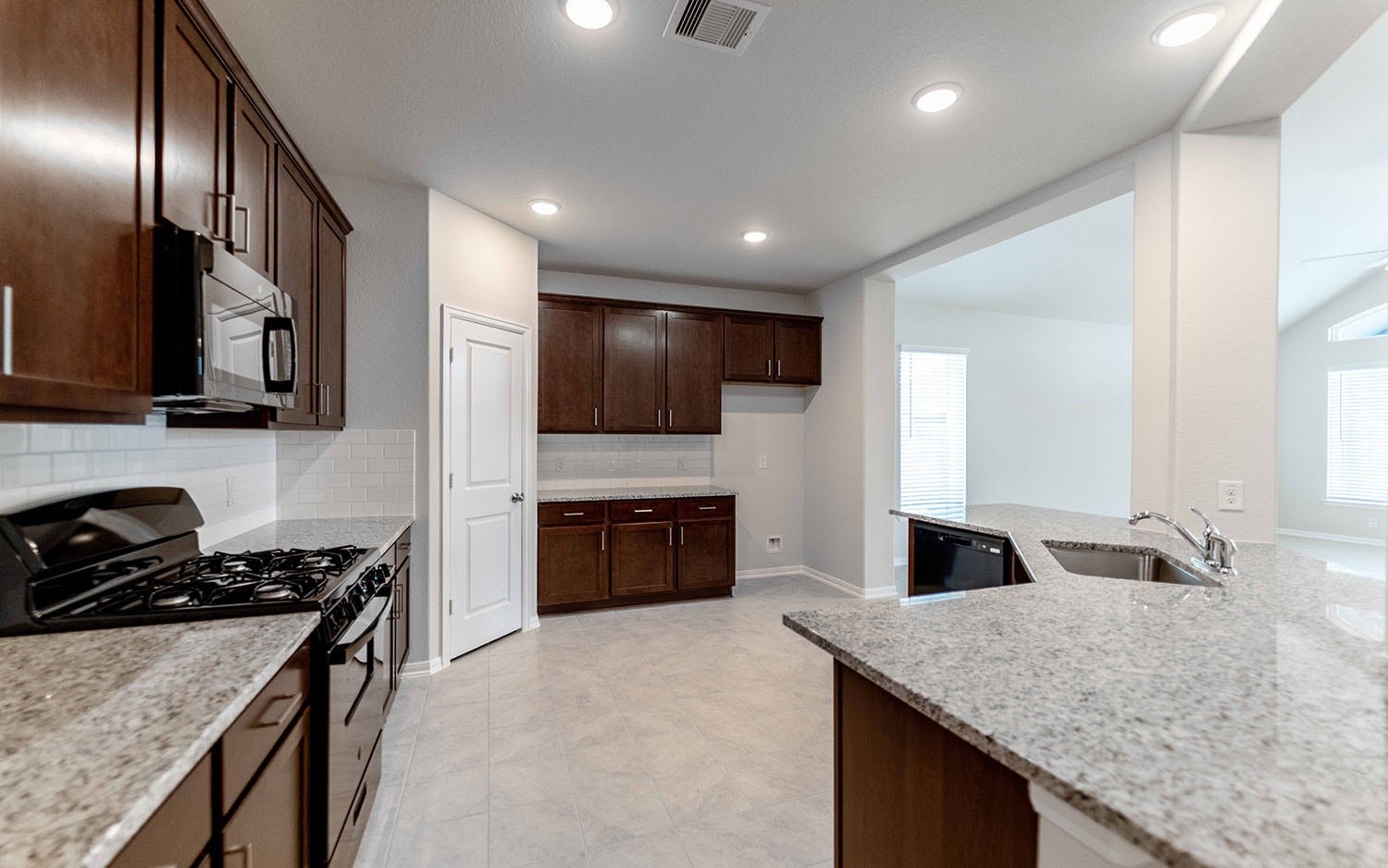 2710 Jasper Oaks Drive, Iowa Colony, TX 77583 2710 Jasper Oaks Drive, Iowa Colony, TX 77583